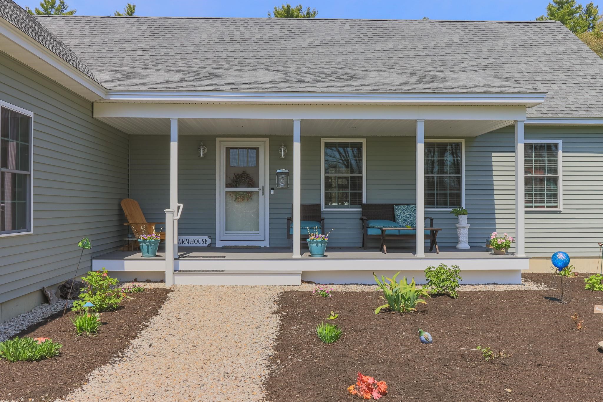 101 Mast Rd, Lee, NH 03861