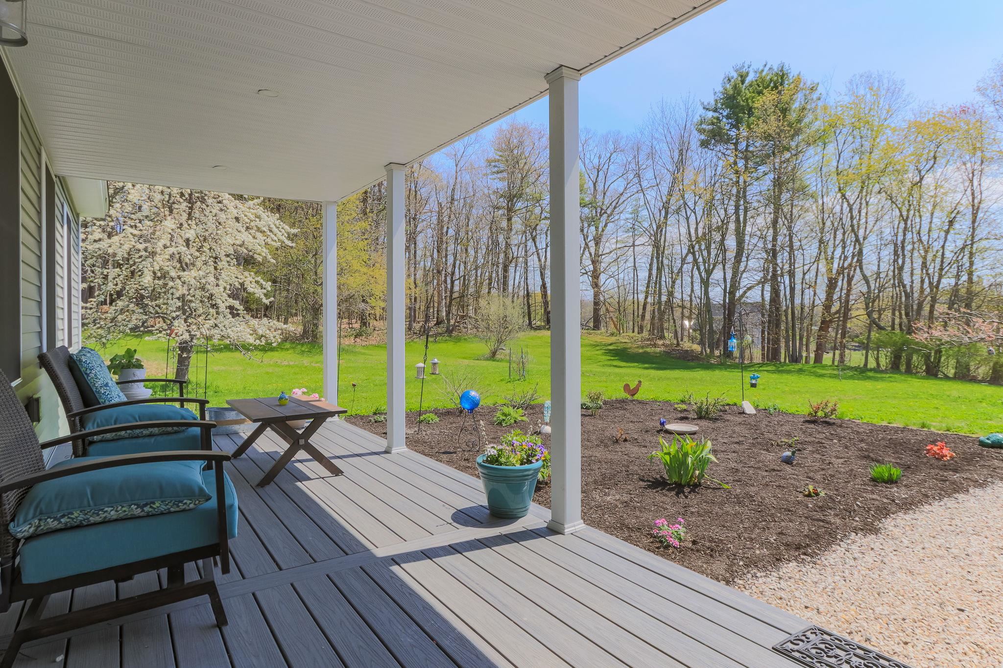 101 Mast Rd, Lee, NH 03861