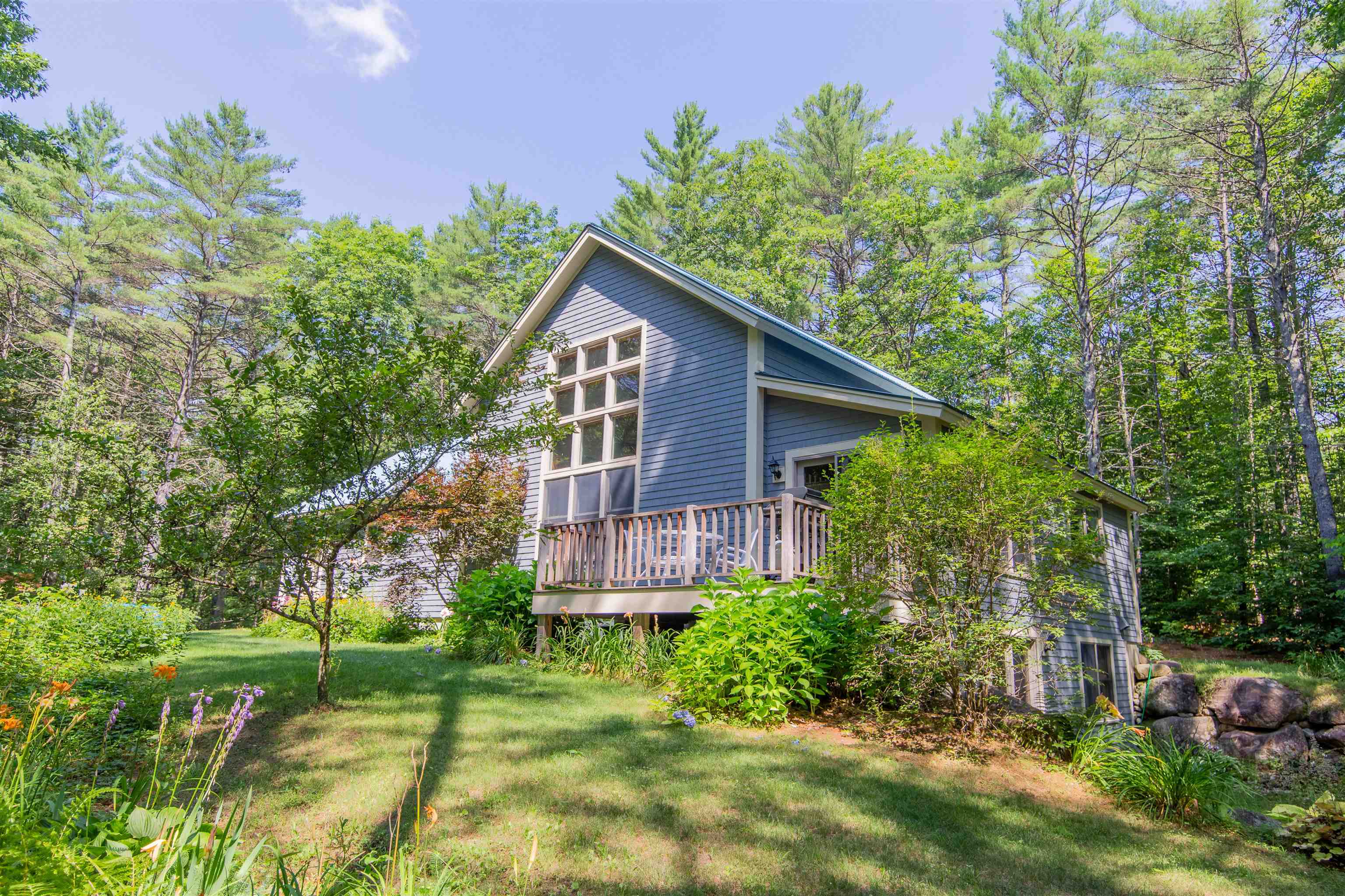 898 Bunker Hill Rd, Tamworth, NH 03883