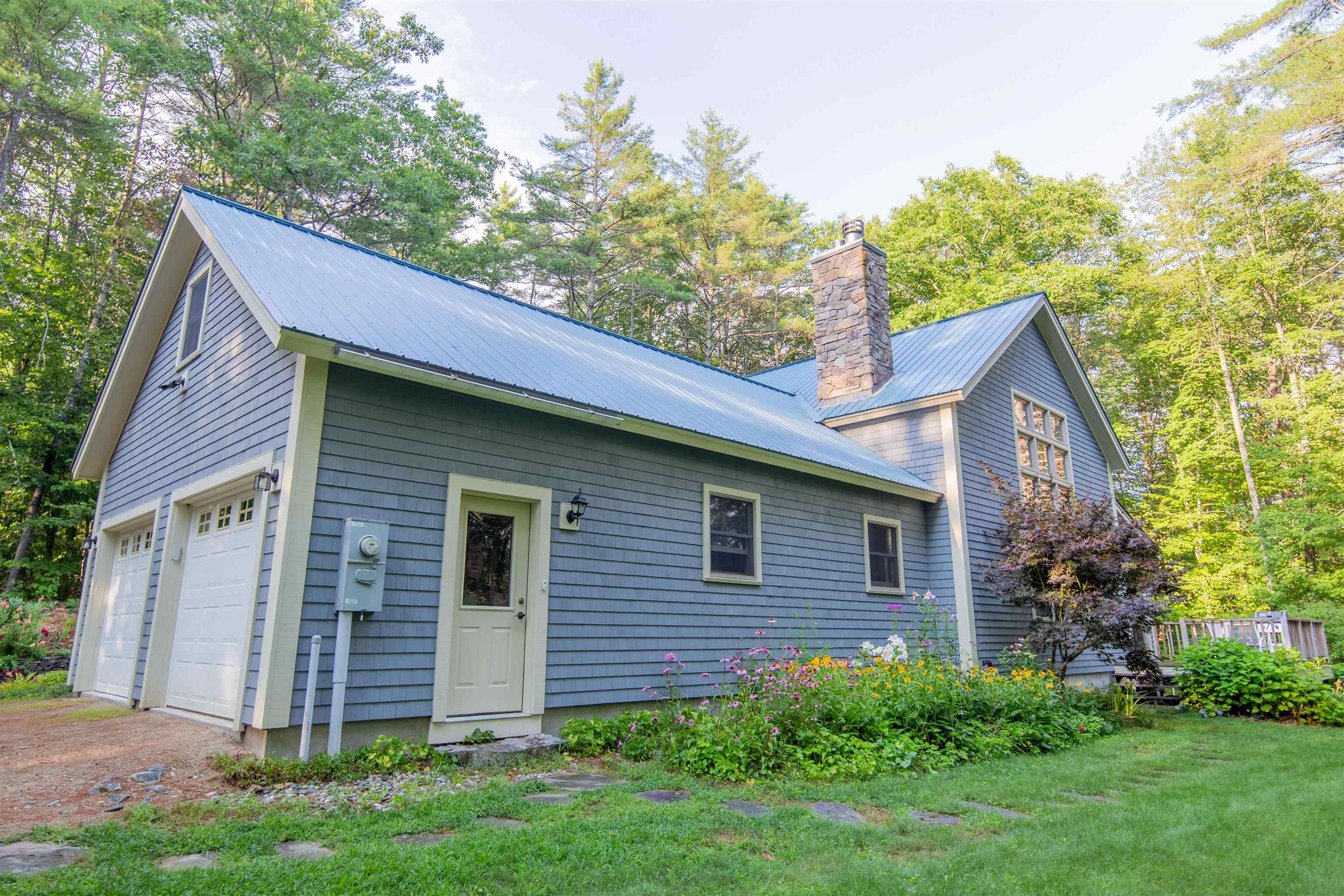 898 Bunker Hill Rd, Tamworth, NH 03883