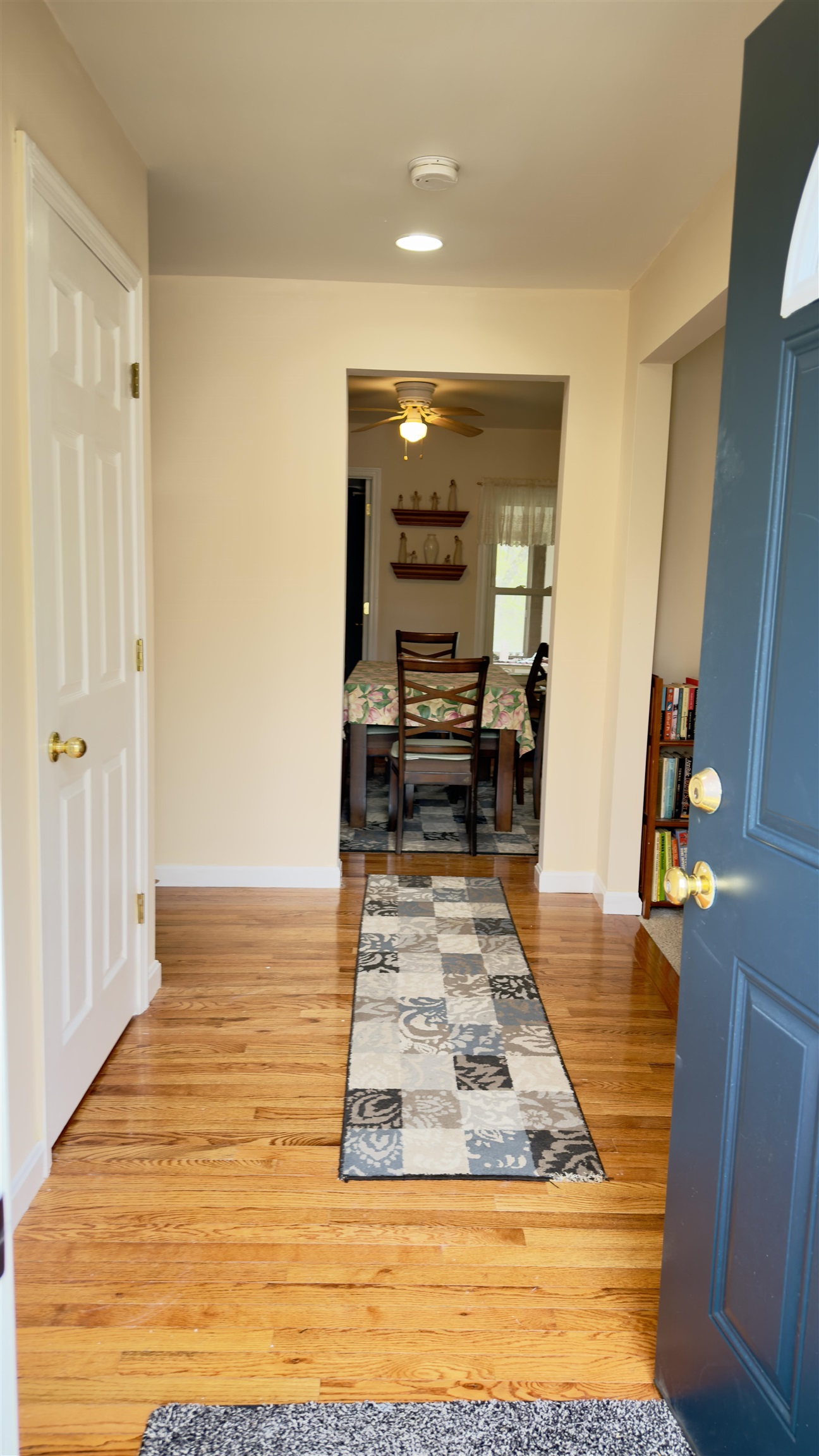 10 Cote Circle Ave, Raymond, NH 03077