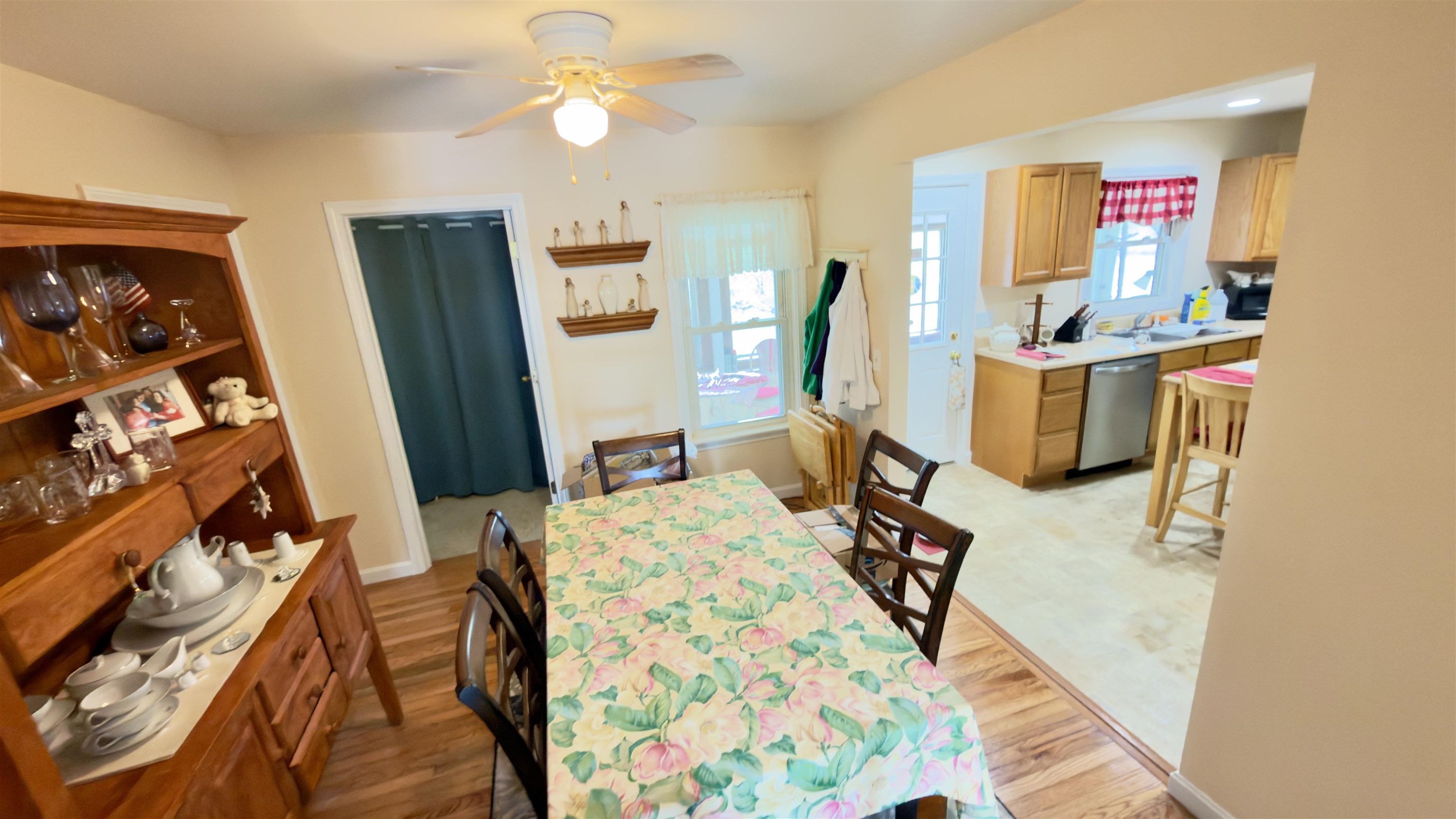 10 Cote Circle Ave, Raymond, NH 03077