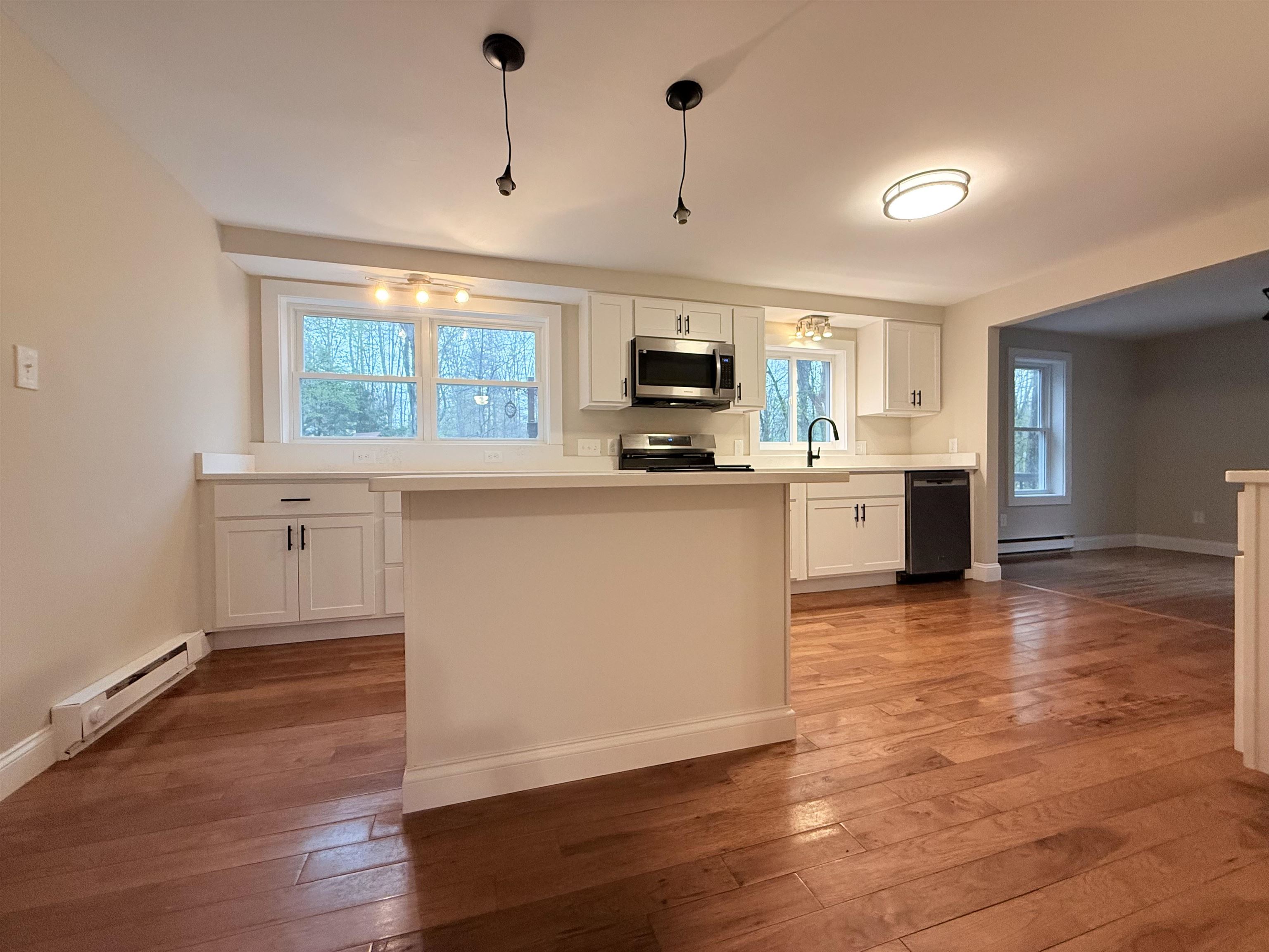14 Moharimet Dr, Madbury, NH 03823