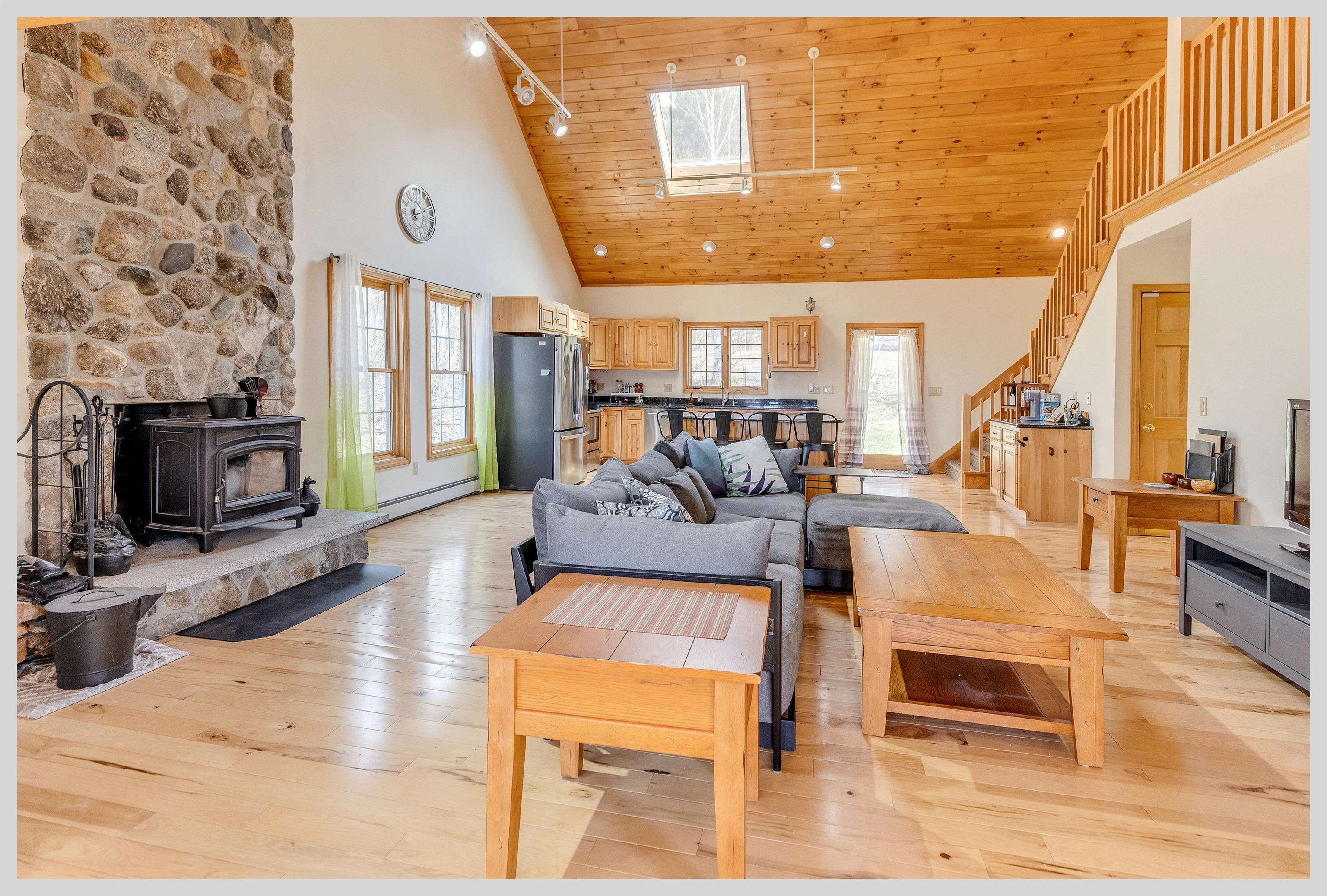 89 Meadow Ln, Campton, NH 03223