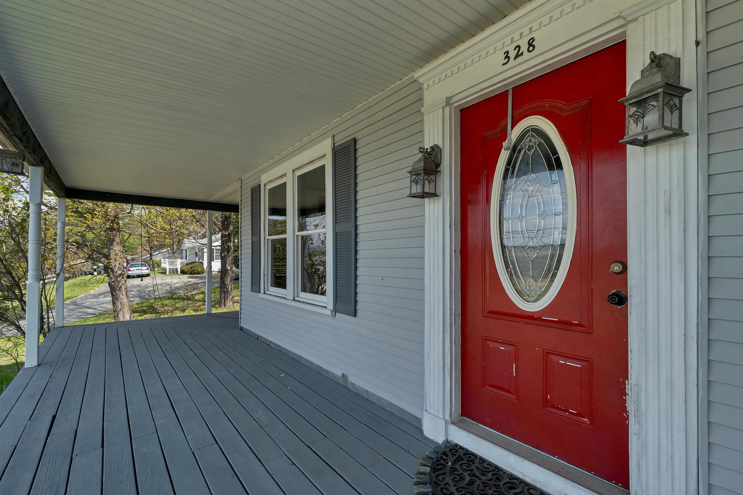 328 Prospect St, Franklin, NH 03235