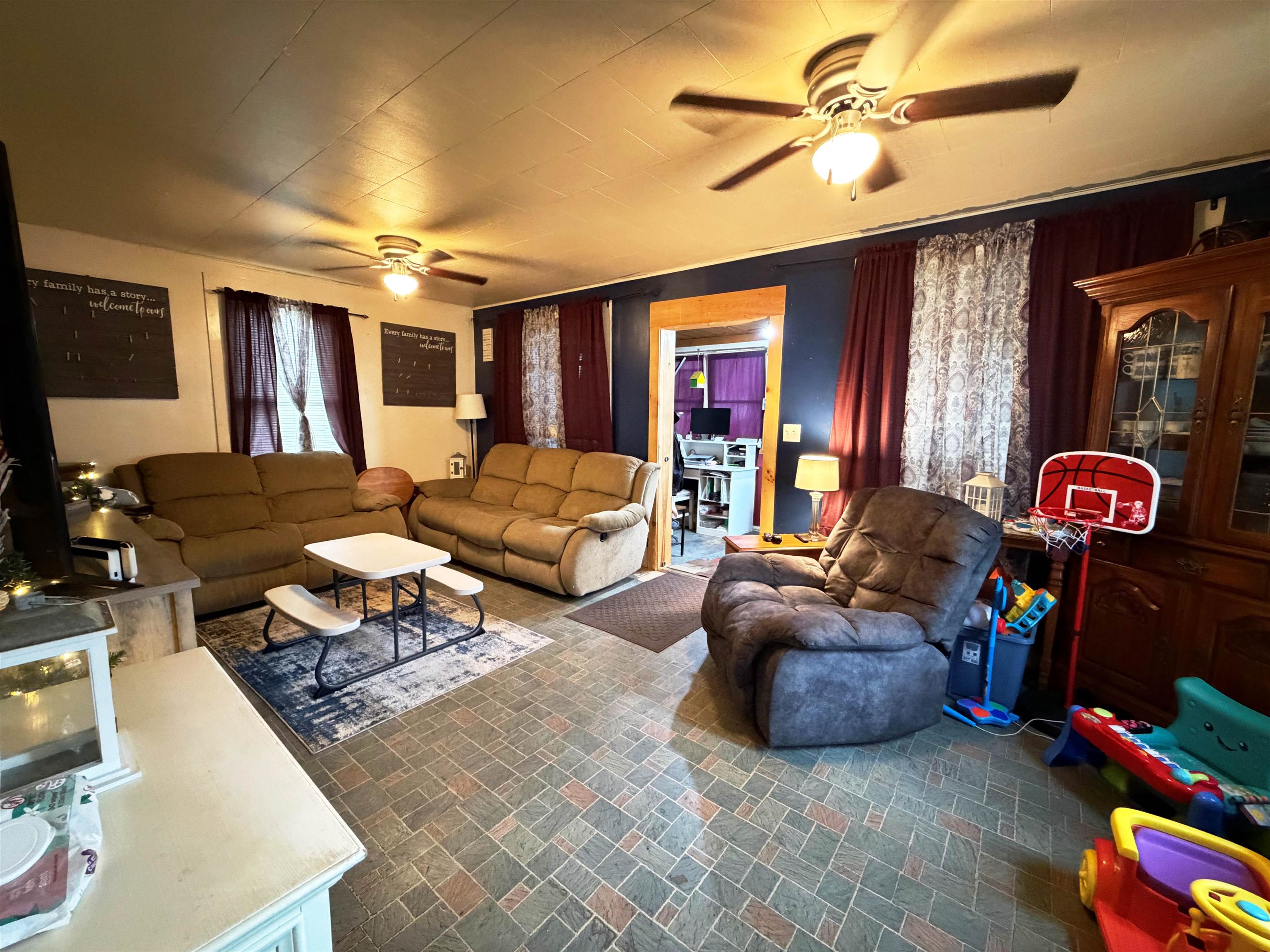 64 Washington St, Littleton, NH 03561