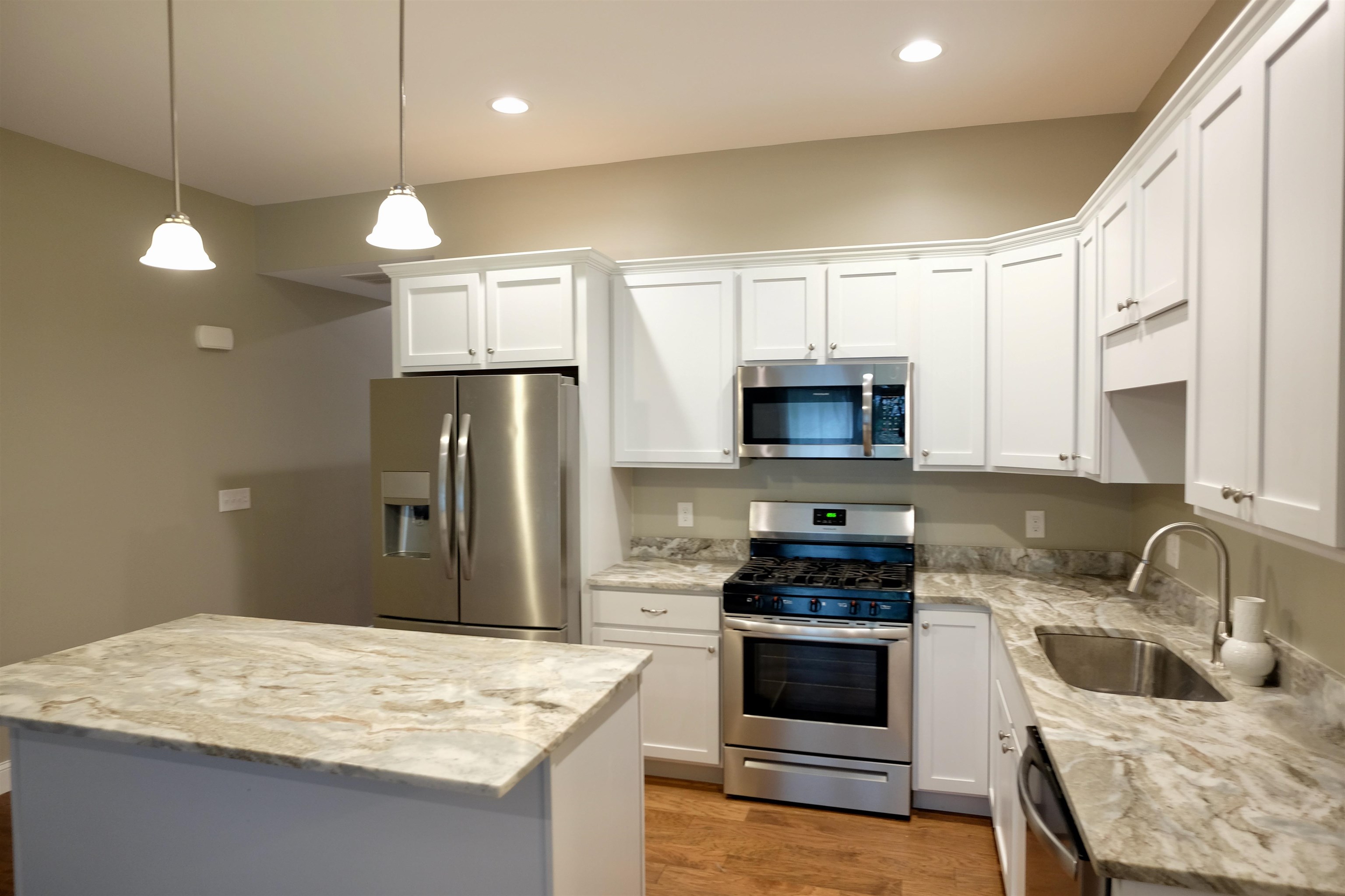 5 Callaway Dr, Concord, NH 03301