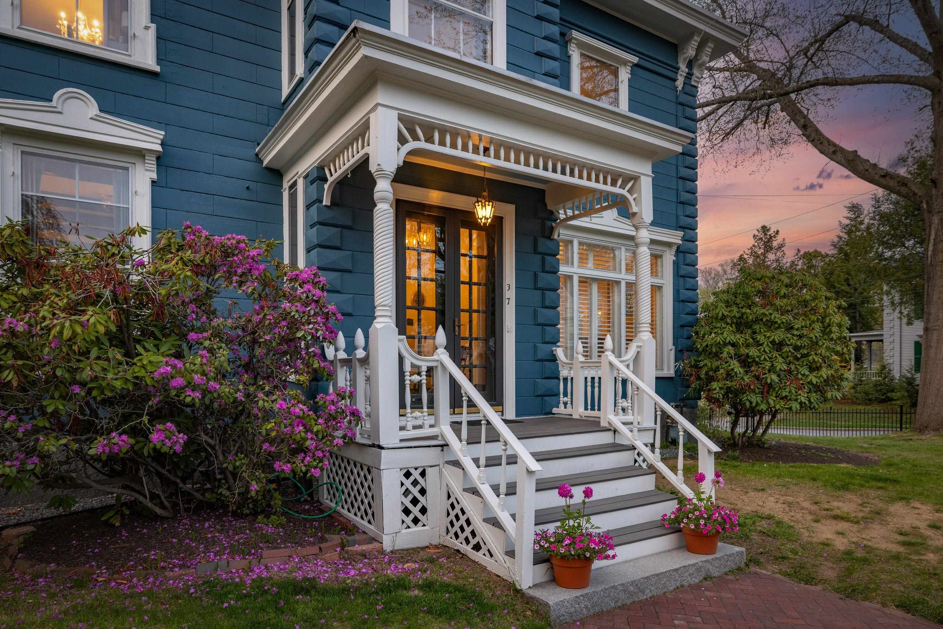 37 Summer St, Dover, NH 03820