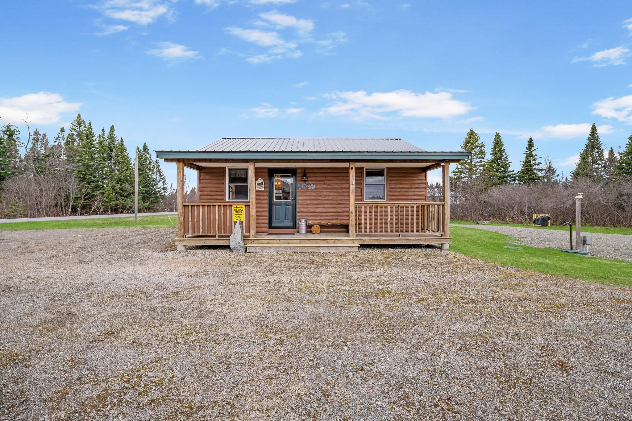 997 Back Lake Rd, Pittsburg, NH 03592