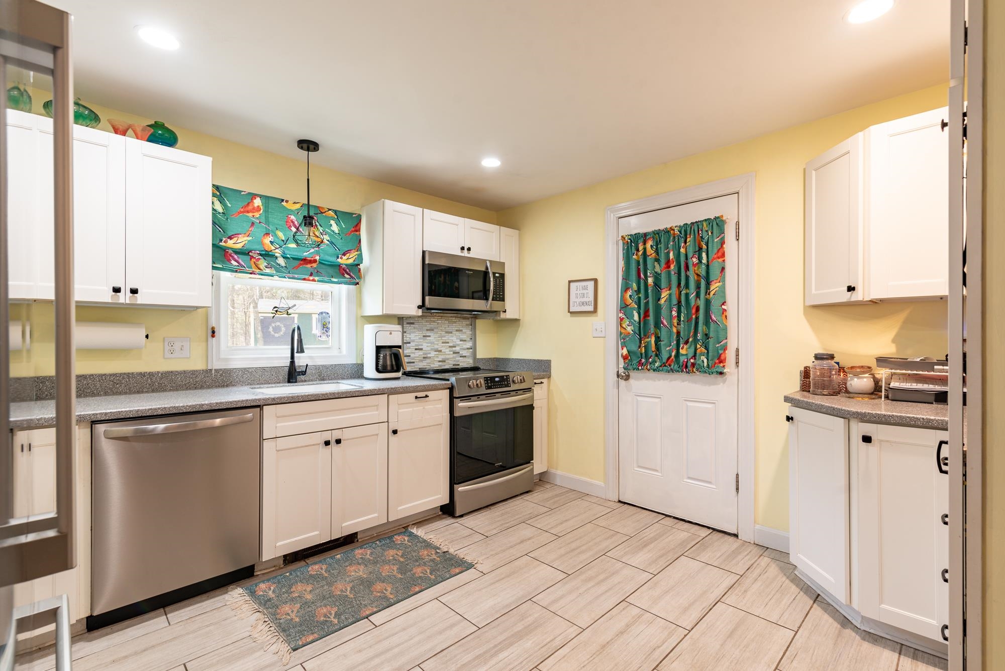 126 Rocky Hill Rd, Somersworth, NH 03878