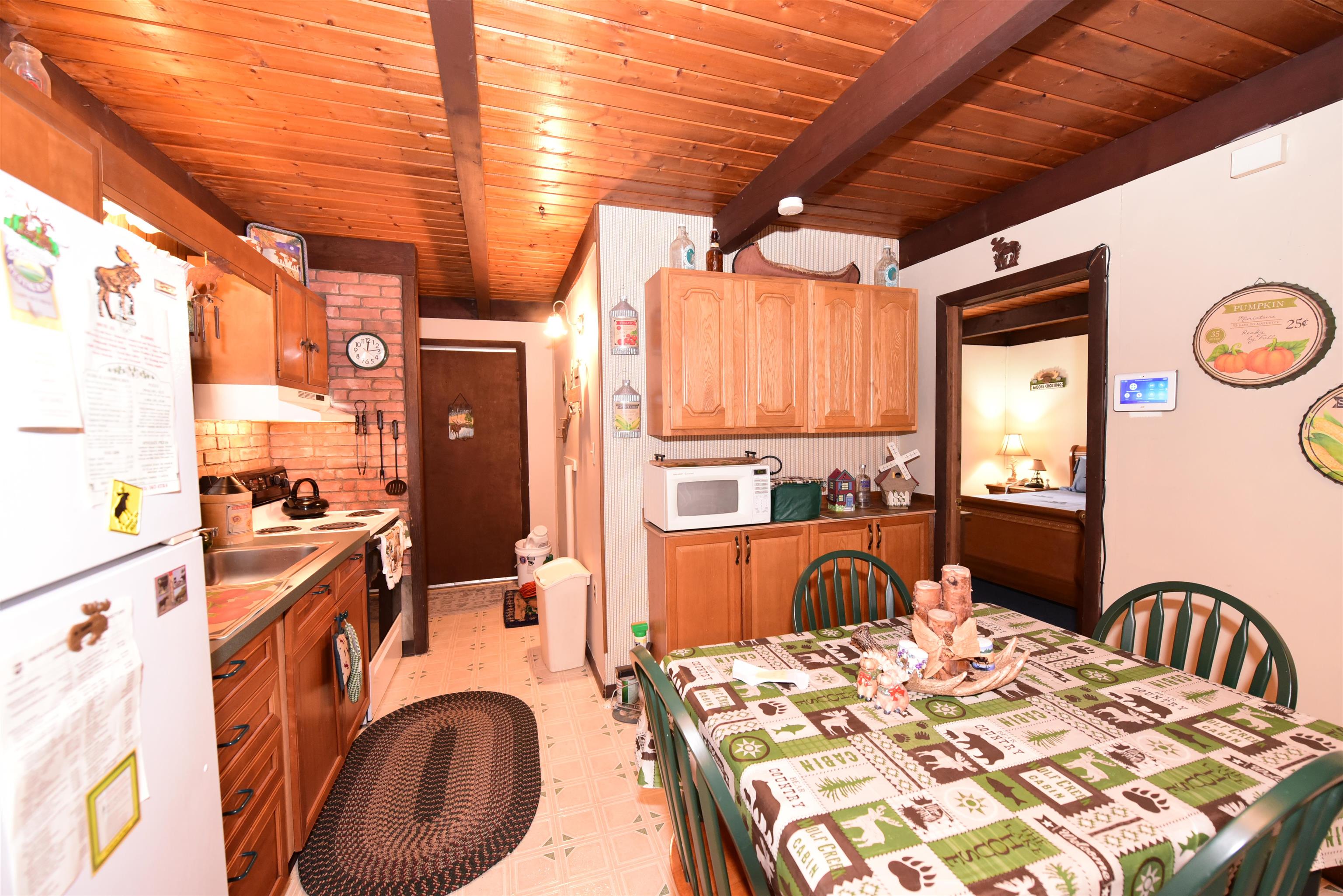 17 Klausen Rd, Madison, NH 03849