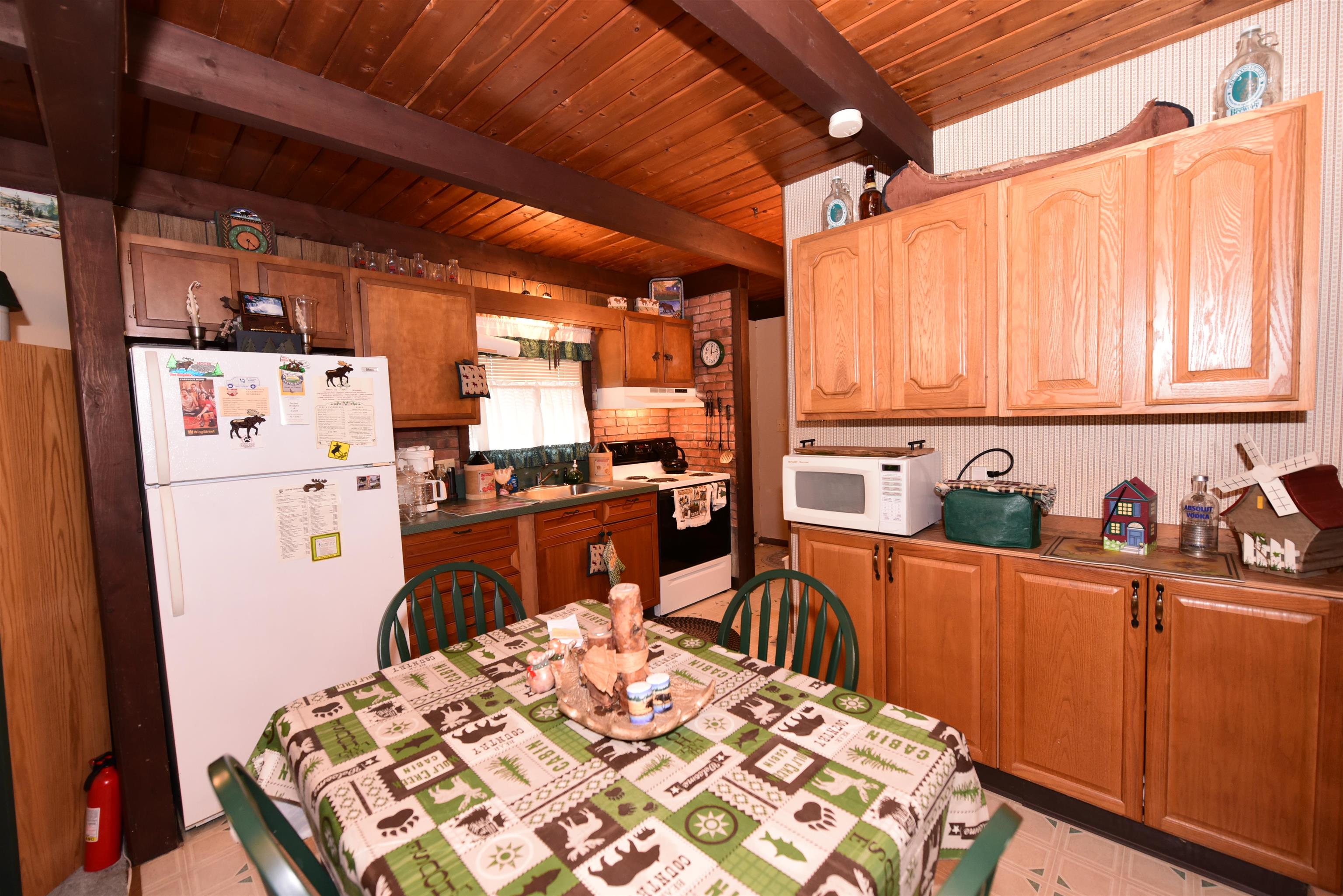 17 Klausen Rd, Madison, NH 03849