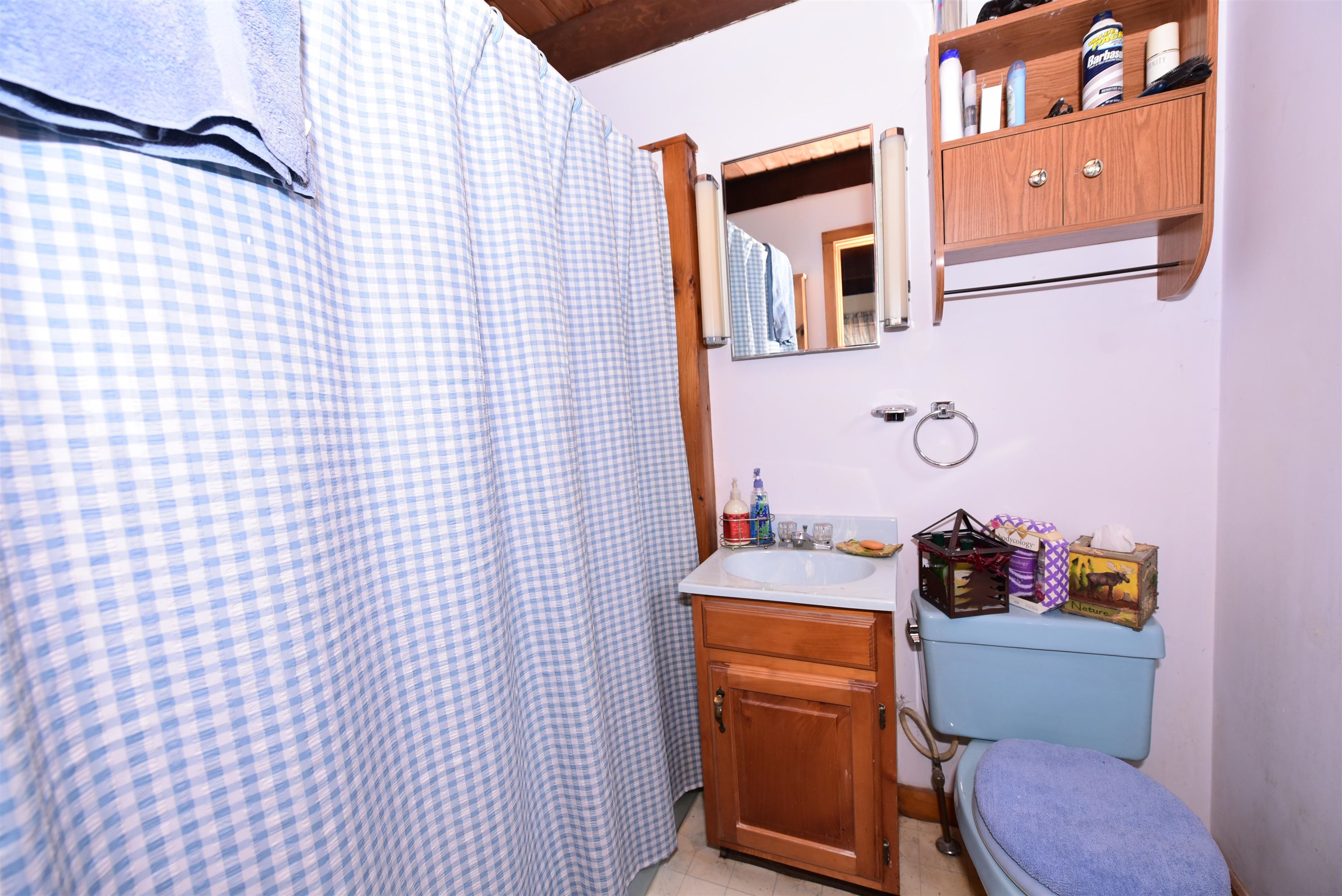 17 Klausen Rd, Madison, NH 03849