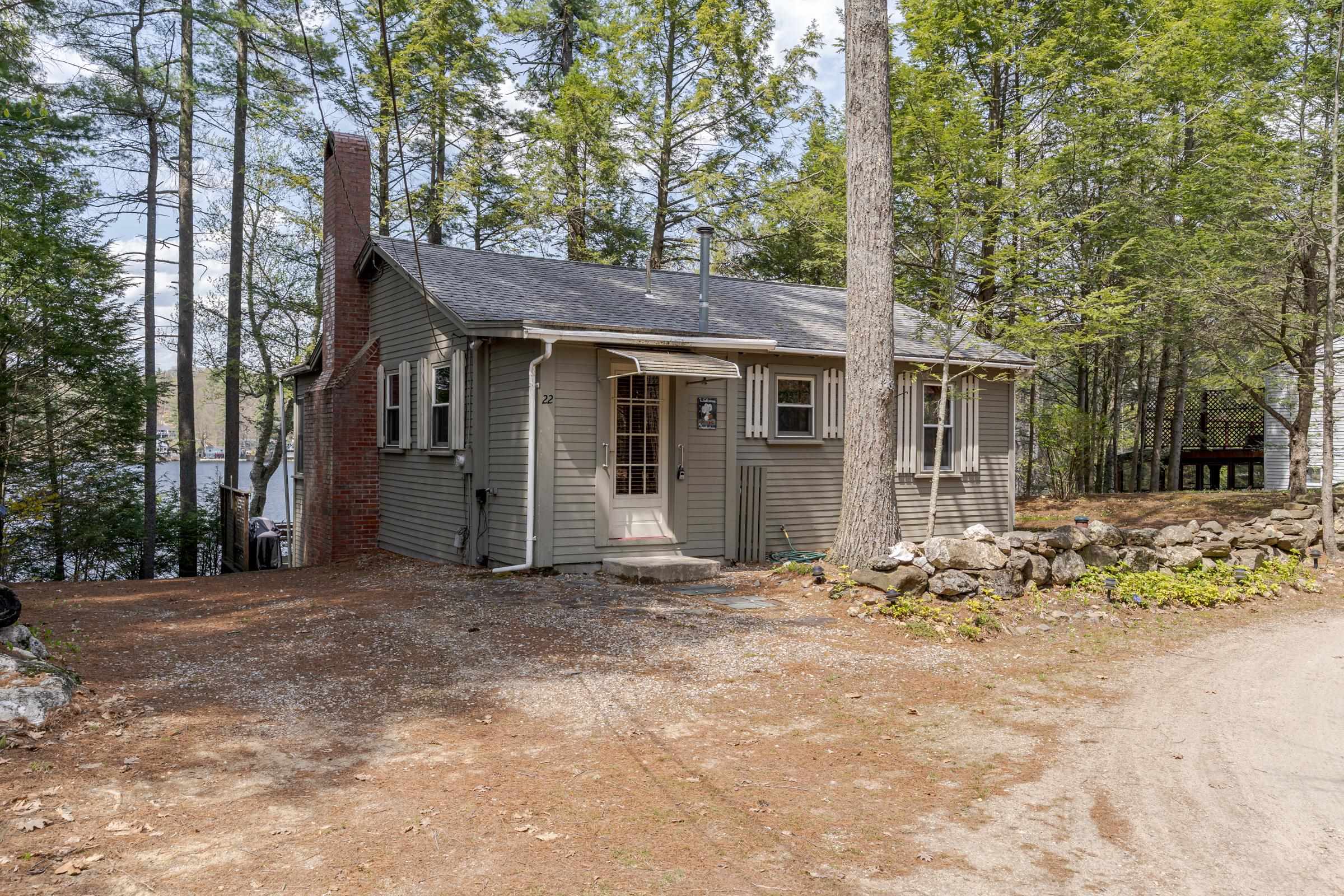 22 Pine St, Nottingham, NH 03290