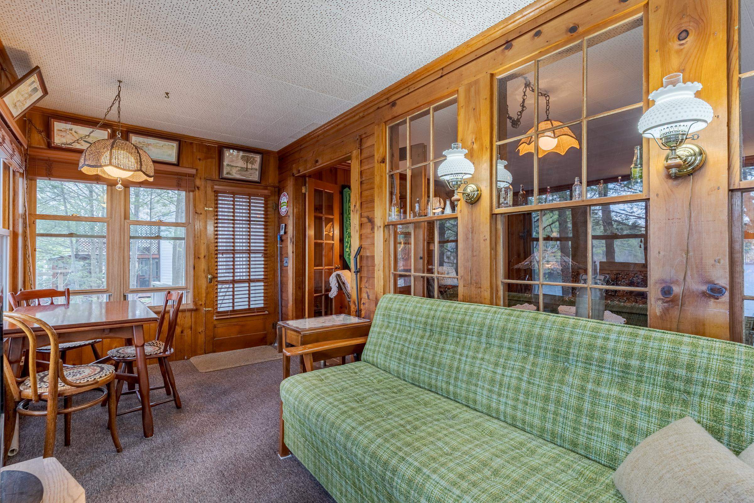 22 Pine St, Nottingham, NH 03290