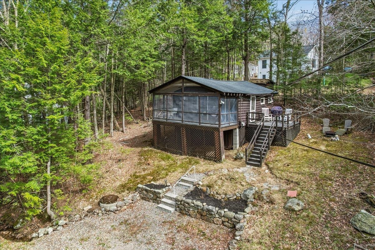 277 Hemlock Dr, Gilmanton, NH 03237