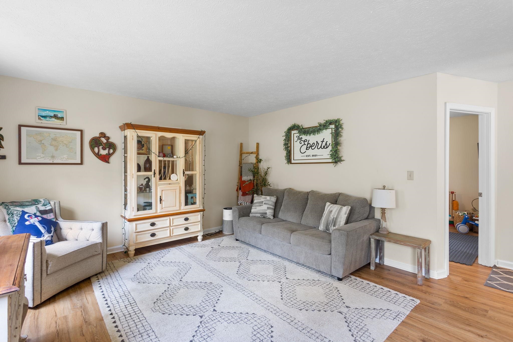 51 Guys Ln, Weare, NH 03281