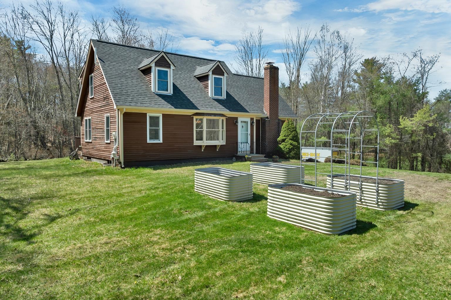 165 Old Bay Rd, New Durham, NH 03855