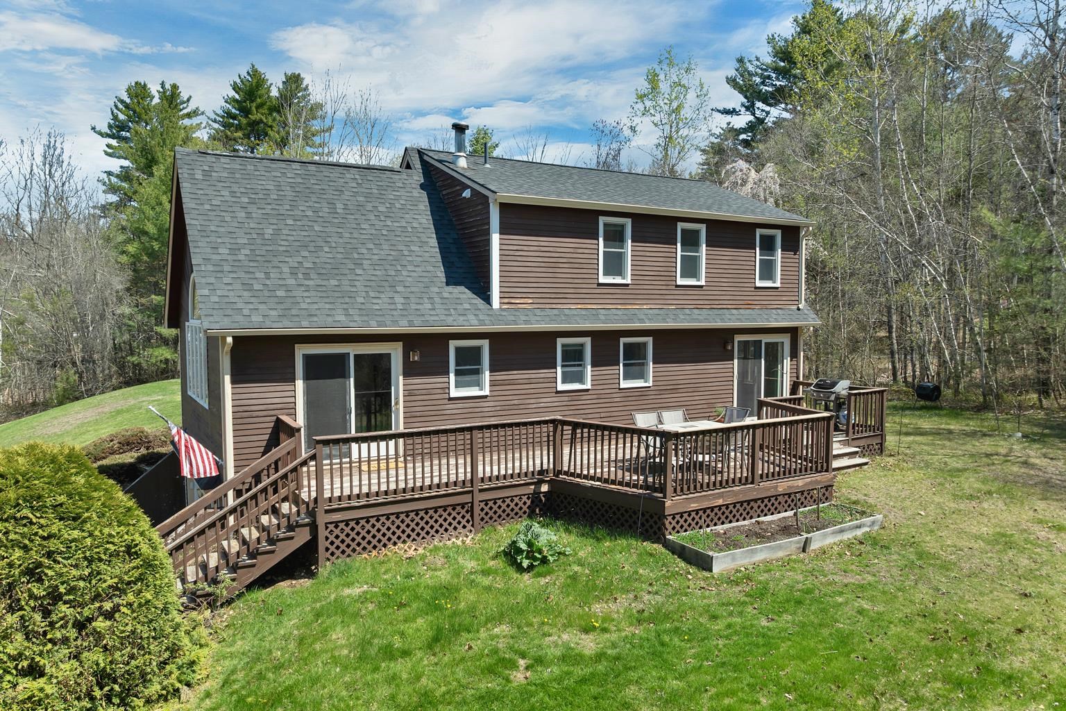 165 Old Bay Rd, New Durham, NH 03855
