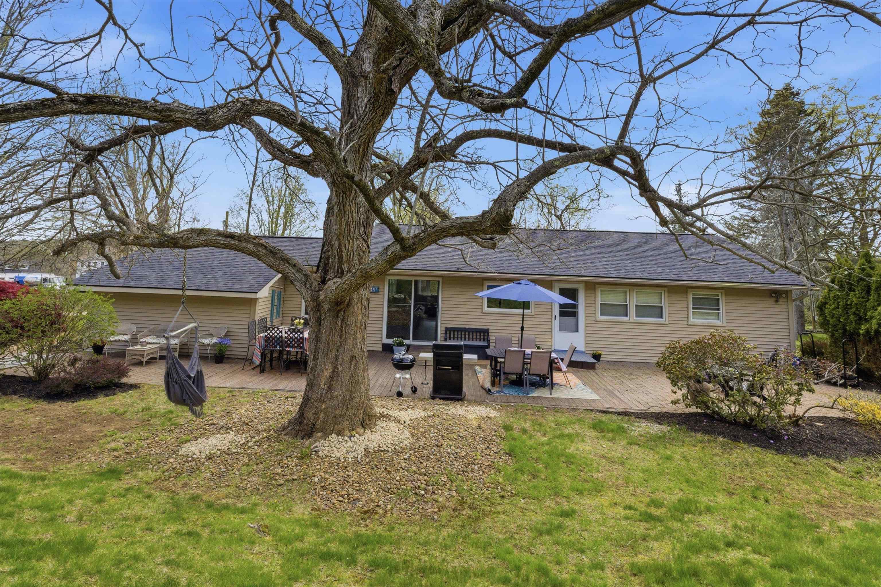 80 English Range Rd, Derry, NH 03038