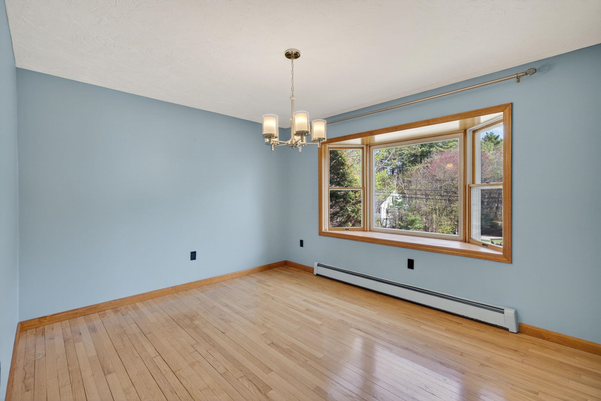 21 Emerald Dr, Laconia, NH 03246
