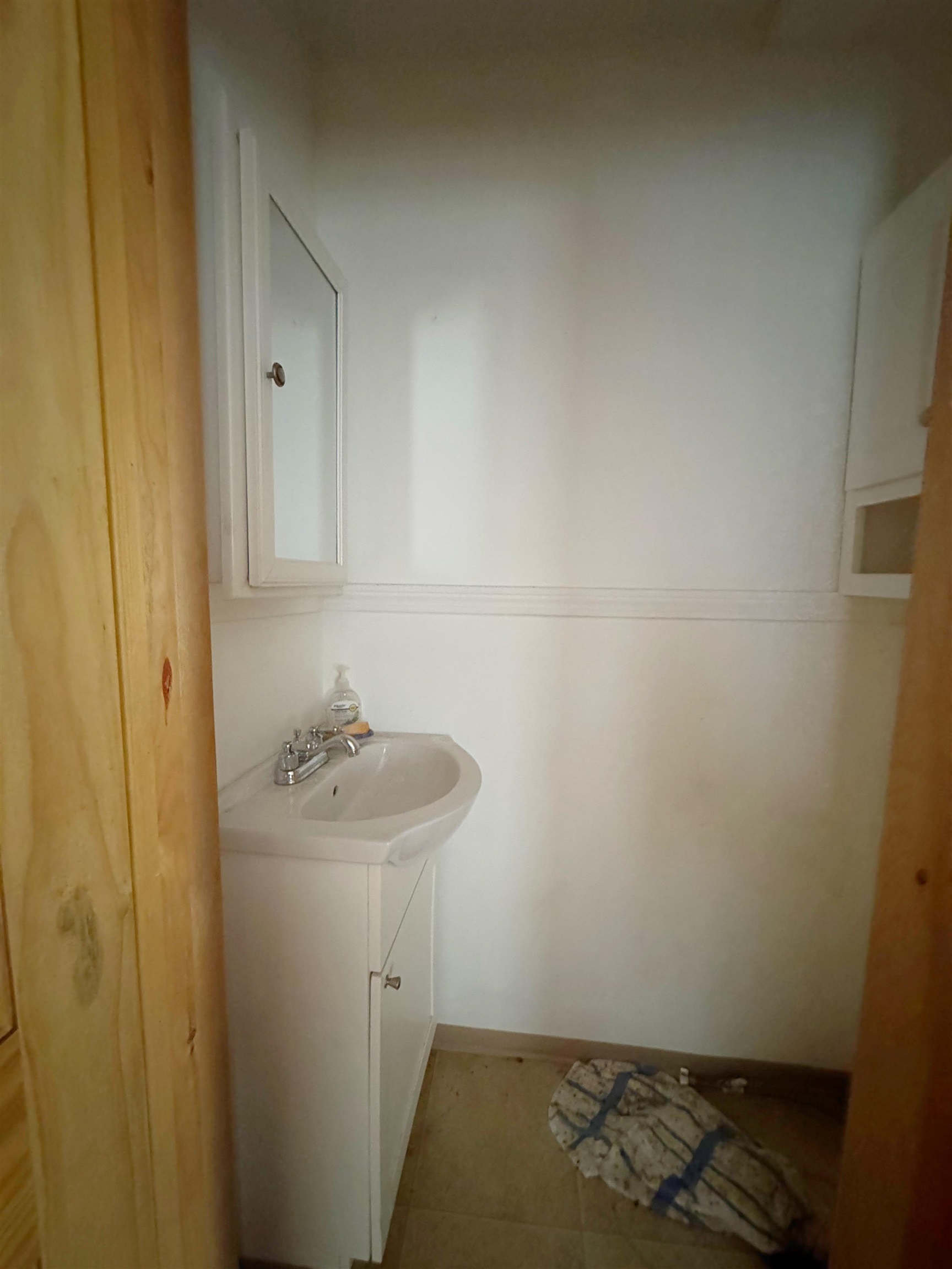24 Beauregard St, Claremont, NH 03743