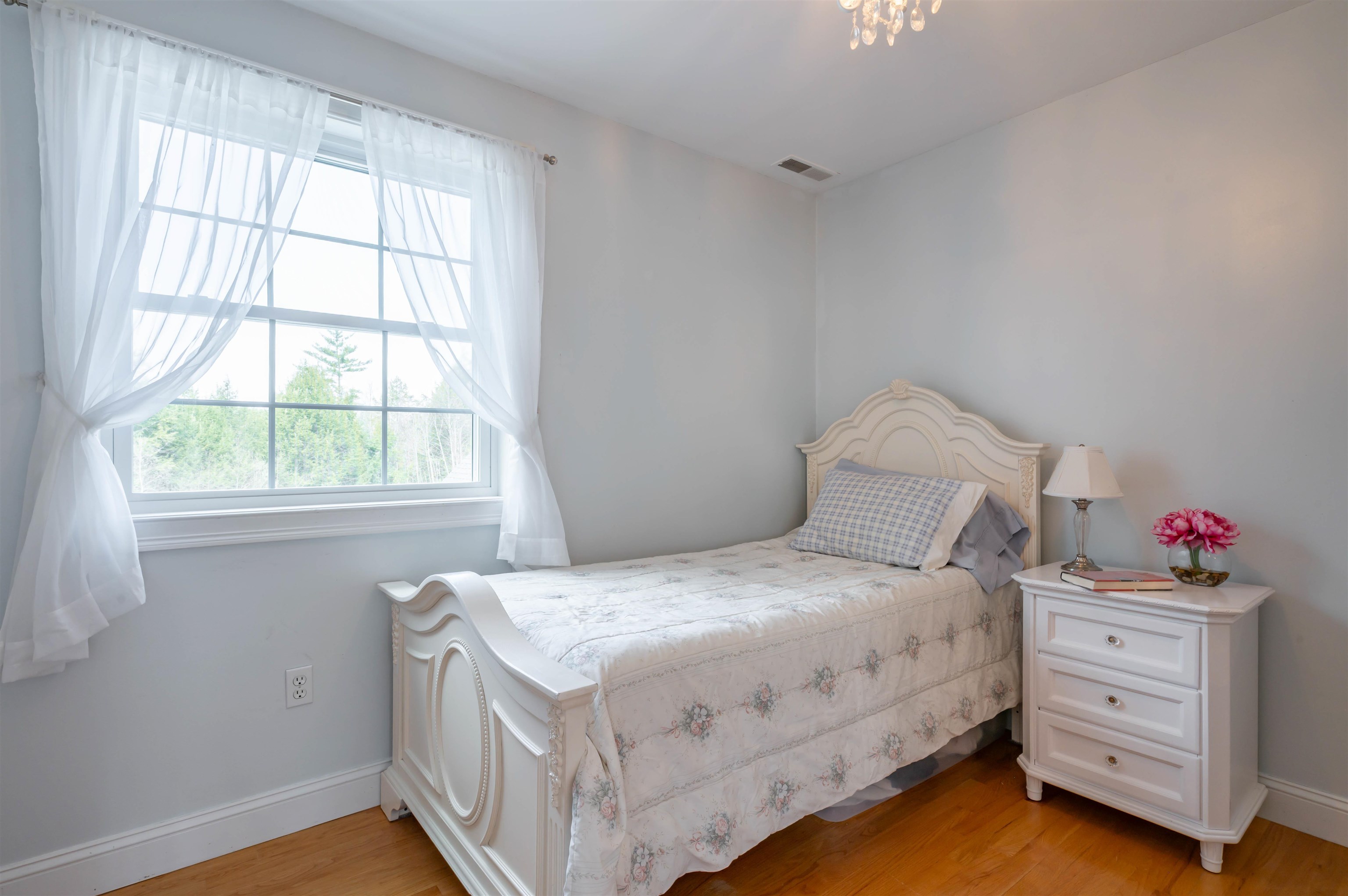 145 Horizon Dr, Goffstown, NH 03045
