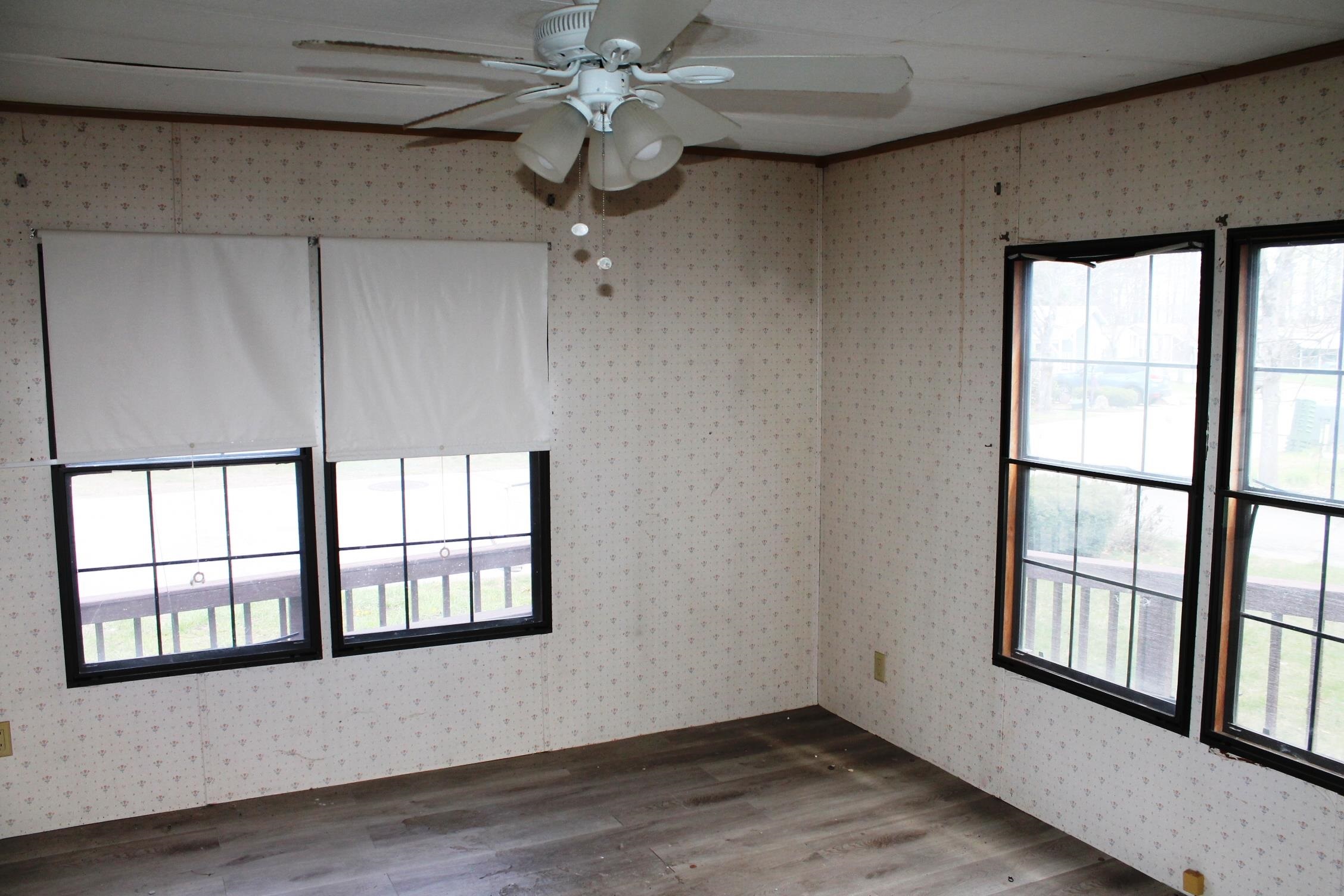 106 Donald Dr, Goffstown, NH 03045
