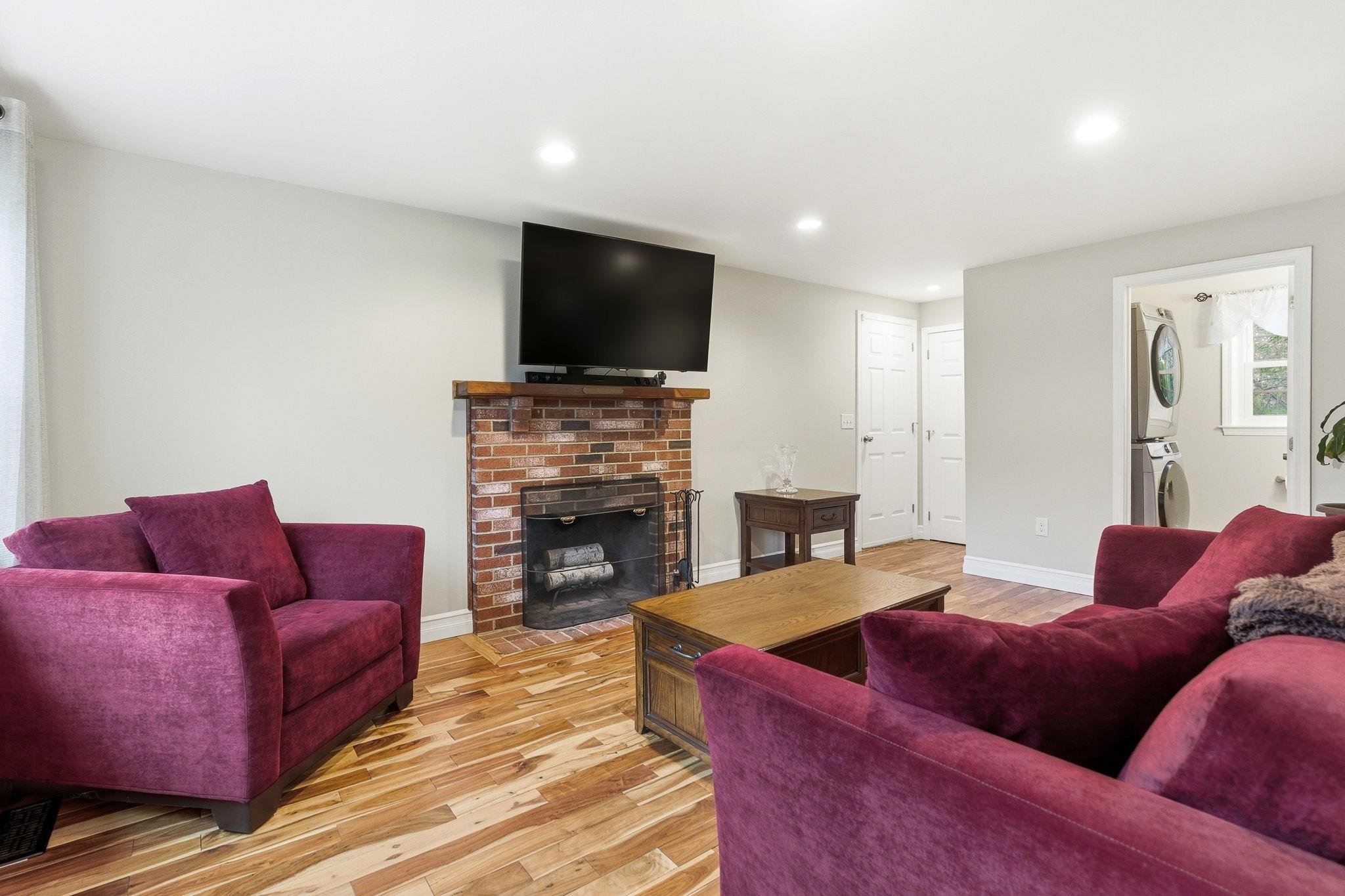 56 Timberline Dr, Nashua, NH 03062