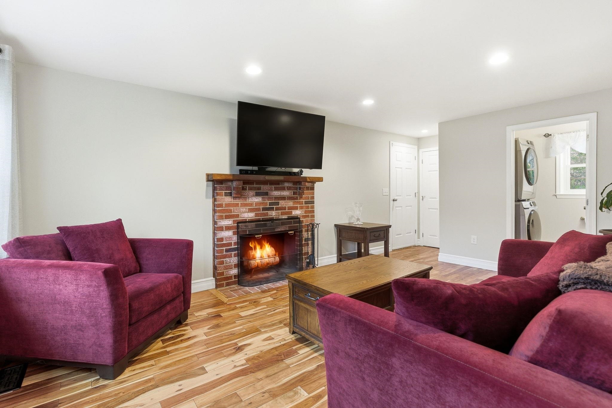 56 Timberline Dr, Nashua, NH 03062