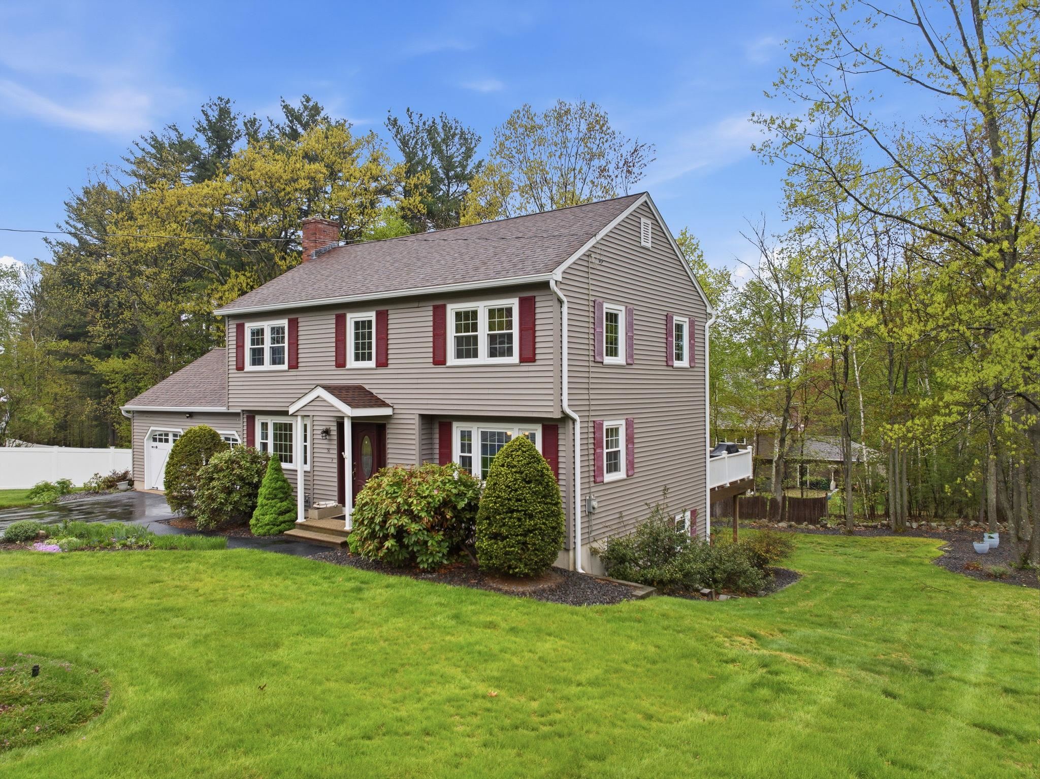 56 Timberline Dr, Nashua, NH 03062