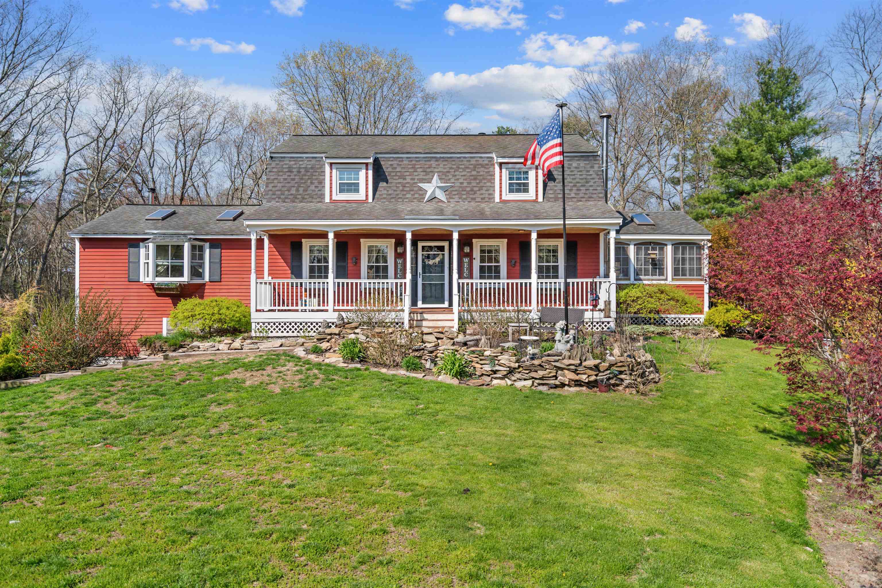 5 Chartwell Ct, Londonderry, NH 03053