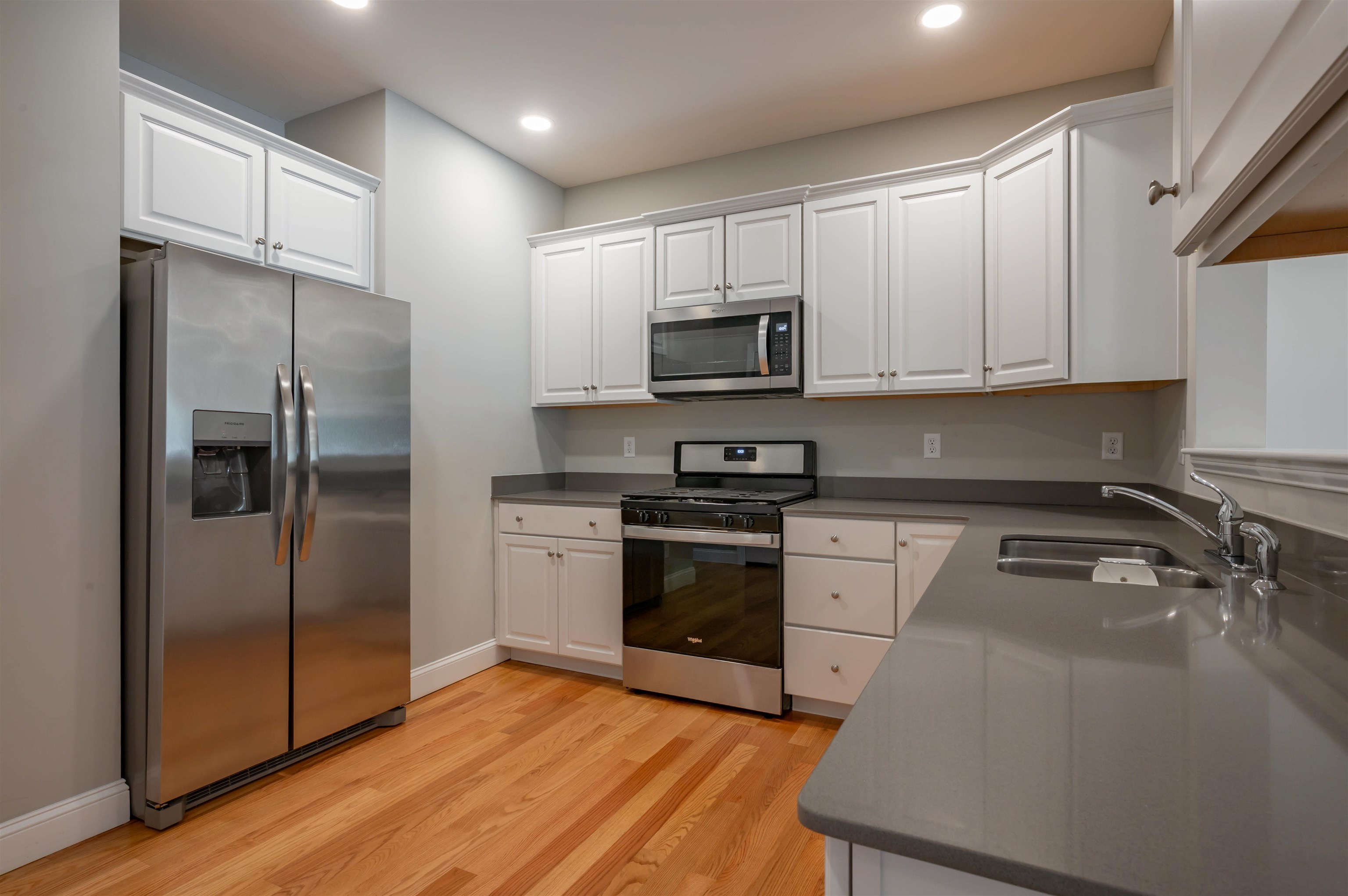 22a Angel Point Cir, Goffstown, NH 03045
