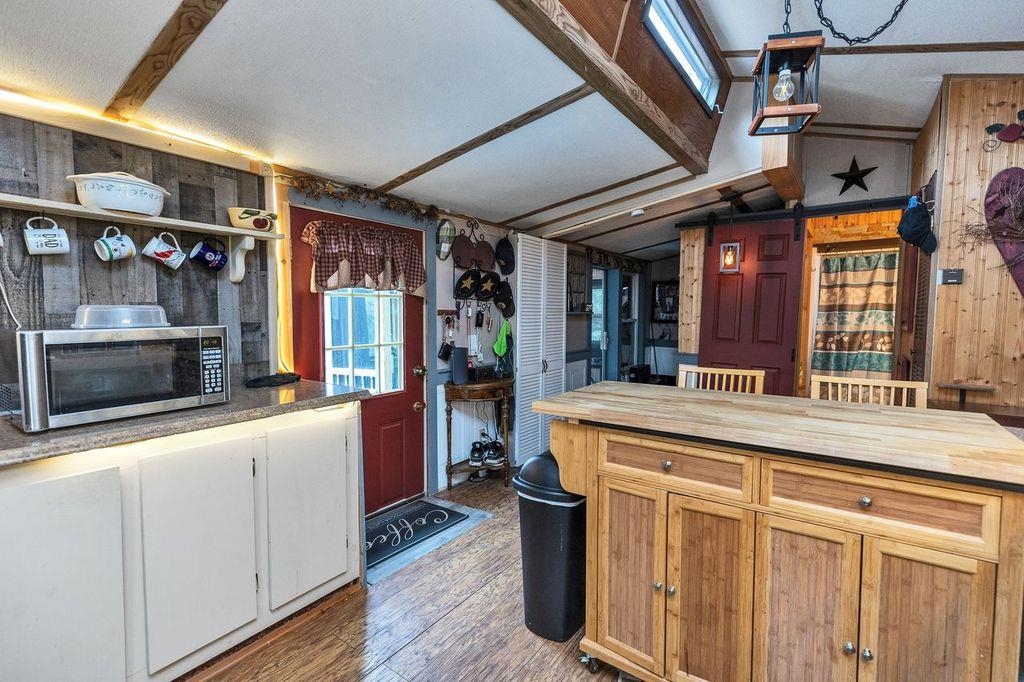 59 Lakeside Dr, Fitzwilliam, NH 03447