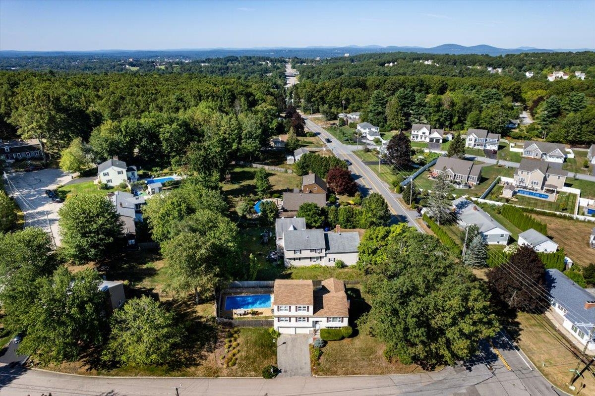 15 Lindstrom Ln, Manchester, NH 03104