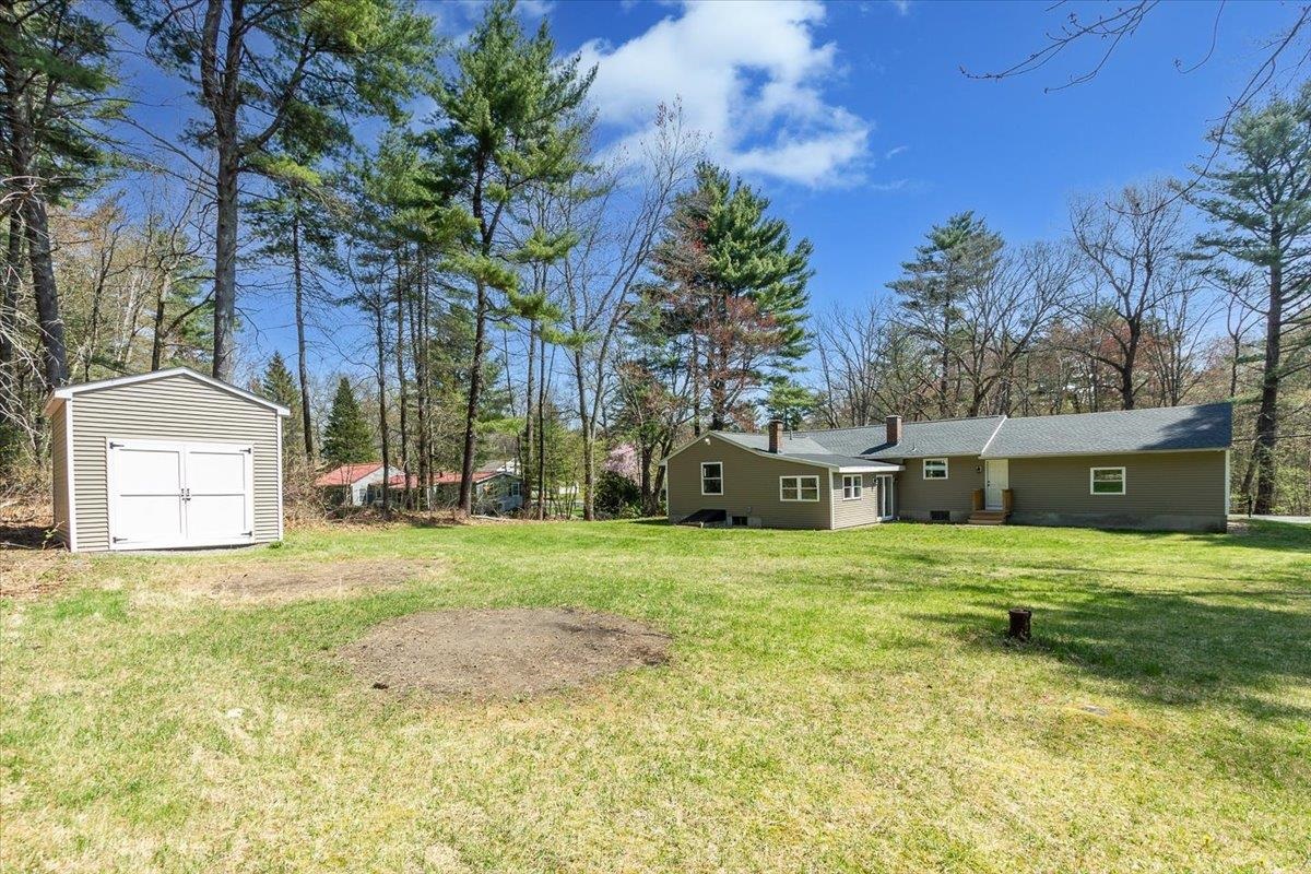 7 Ermer Rd, Derry, NH 03038