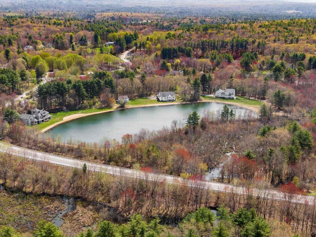 7 Ermer Rd, Derry, NH 03038