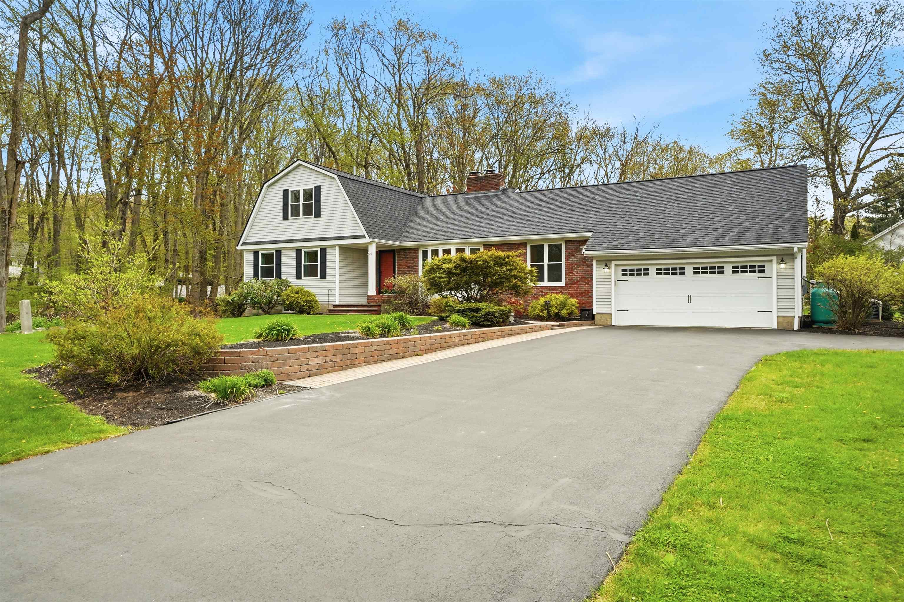 21 Christine Dr, Atkinson, NH 03811