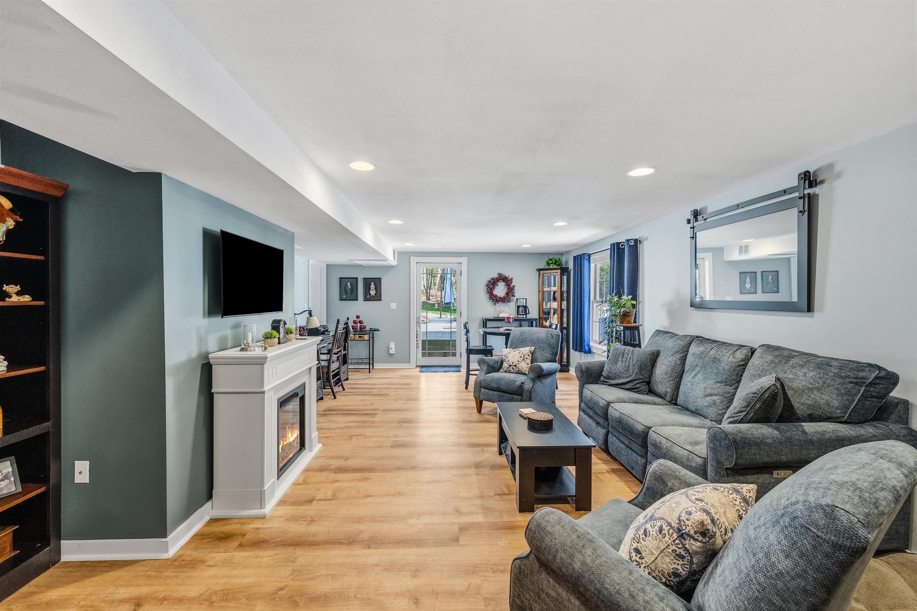 51 Ellyson Ave, Hampstead, NH 03826