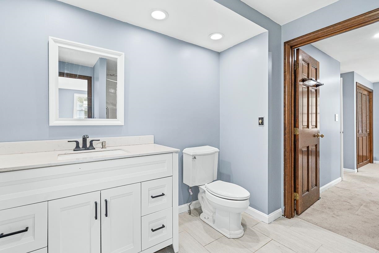 6 Happy Ln, Londonderry, NH 03053