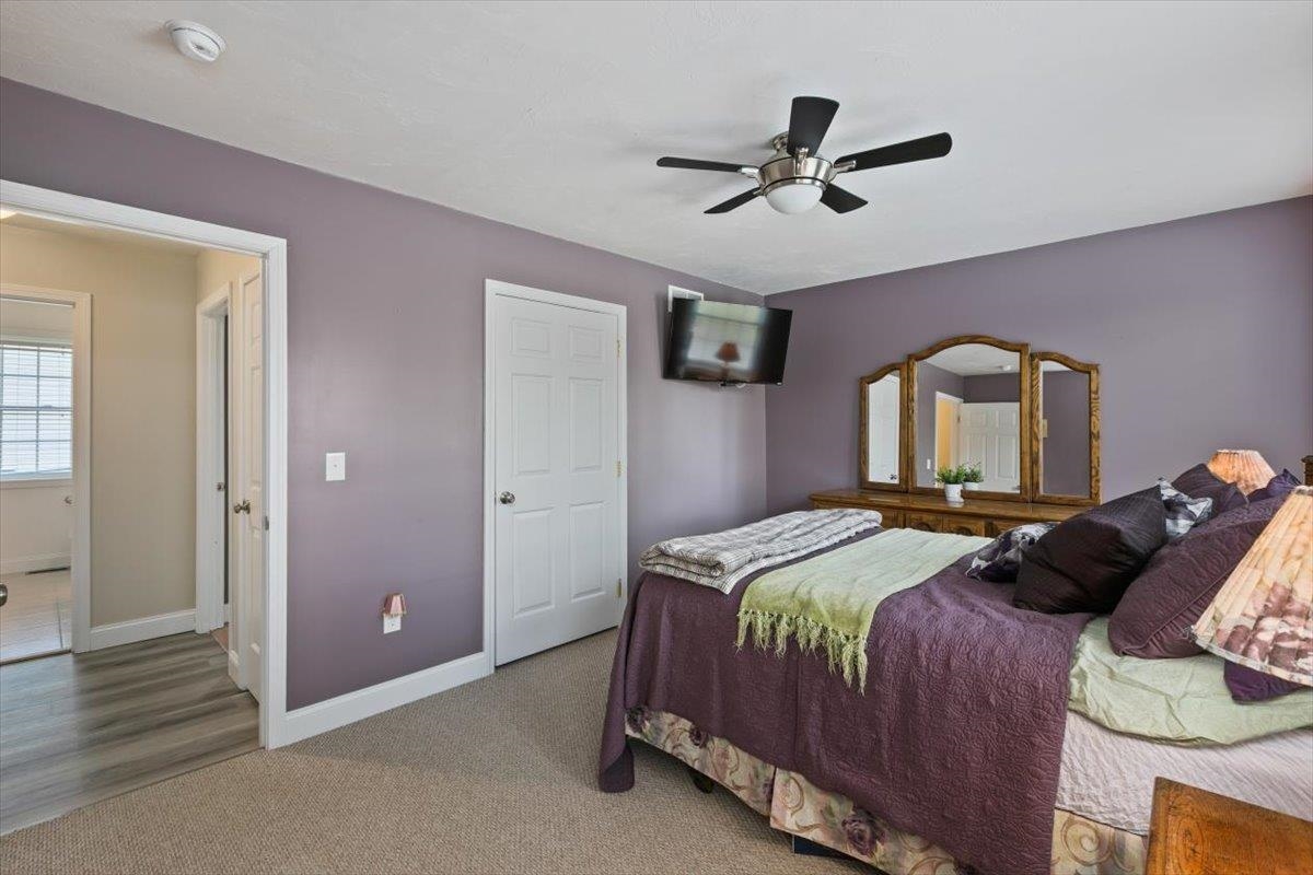 2 Birch Hill Dr, Nashua, NH 03063