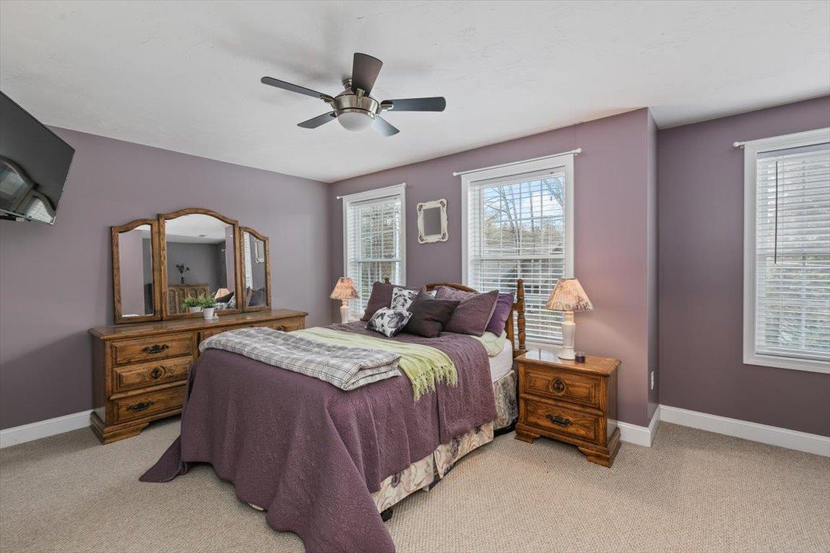 2 Birch Hill Dr, Nashua, NH 03063