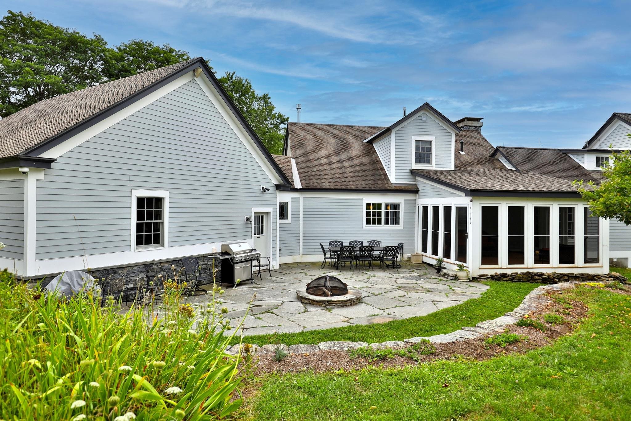 Back patio 25194083