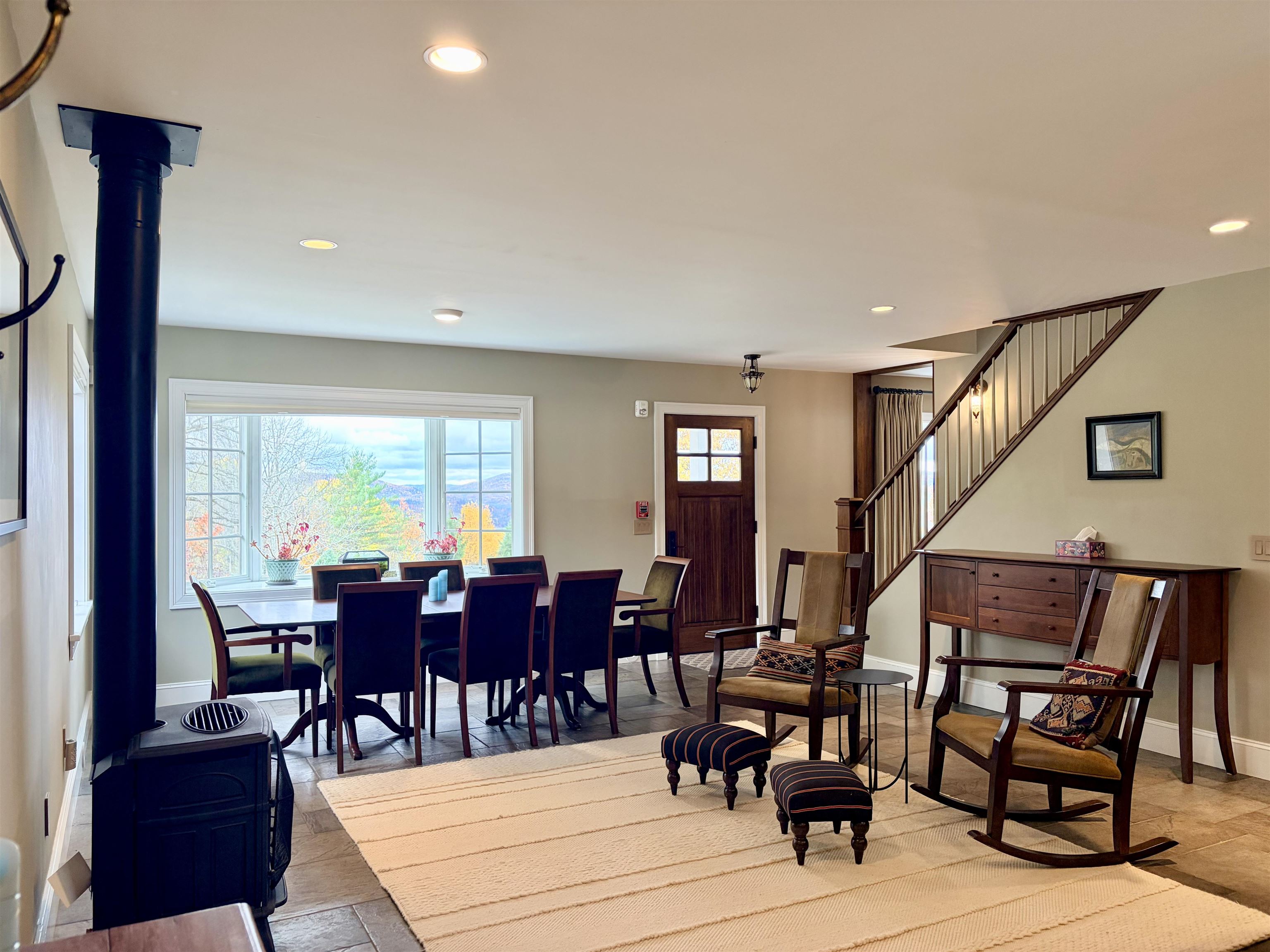Large kitchen 25194069