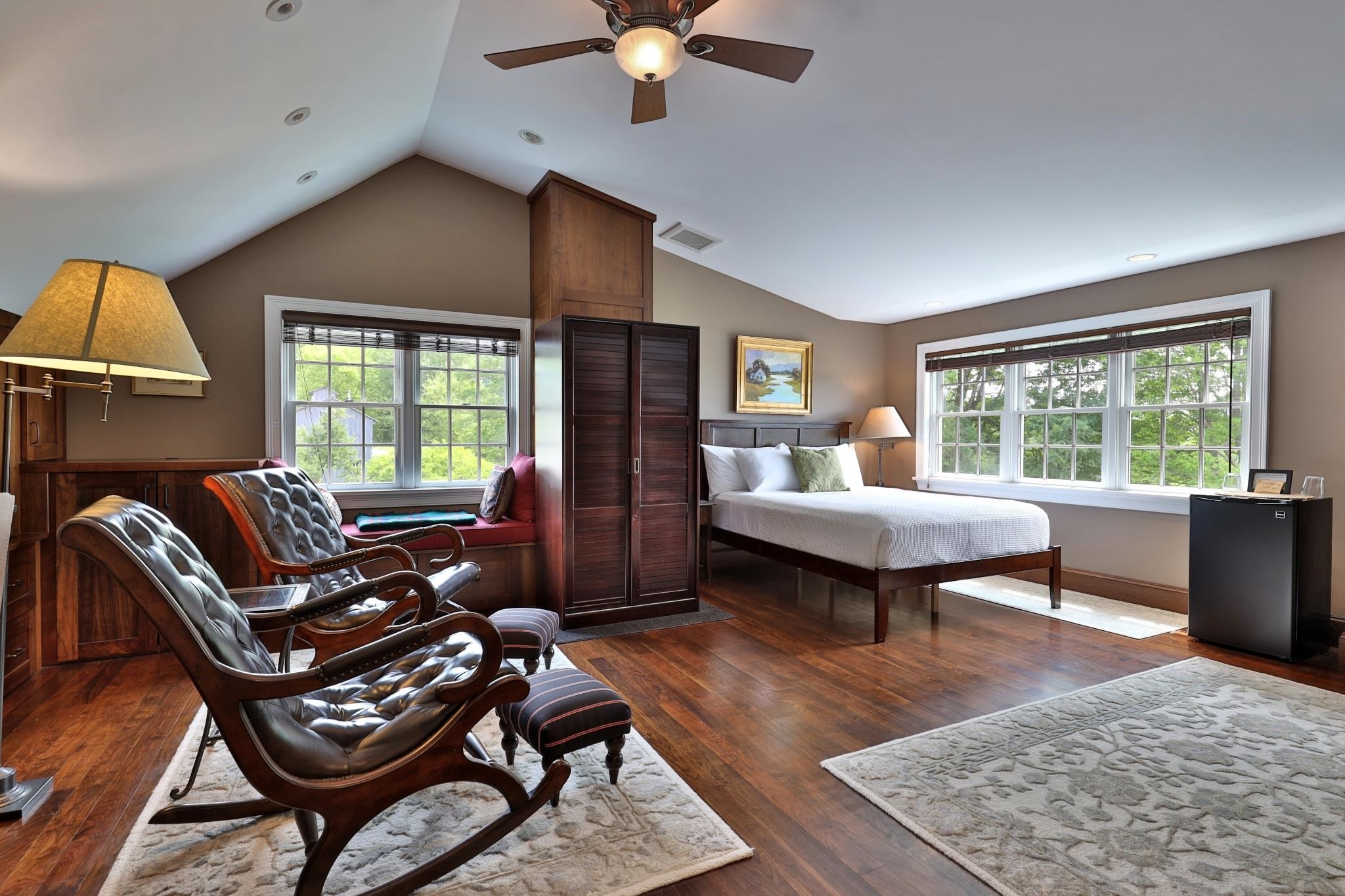 The Library Room - Second floor 5th bedroom 25195311