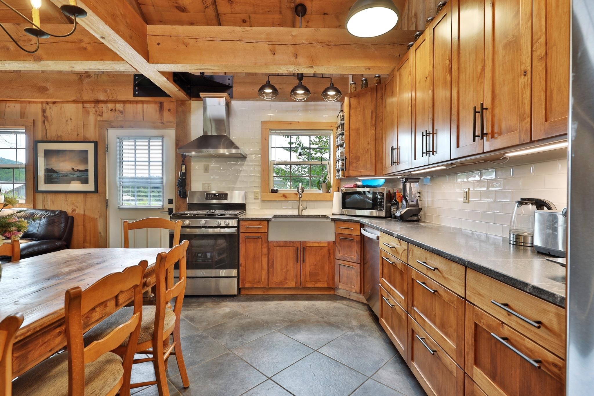 Cider House kitchen 25195323