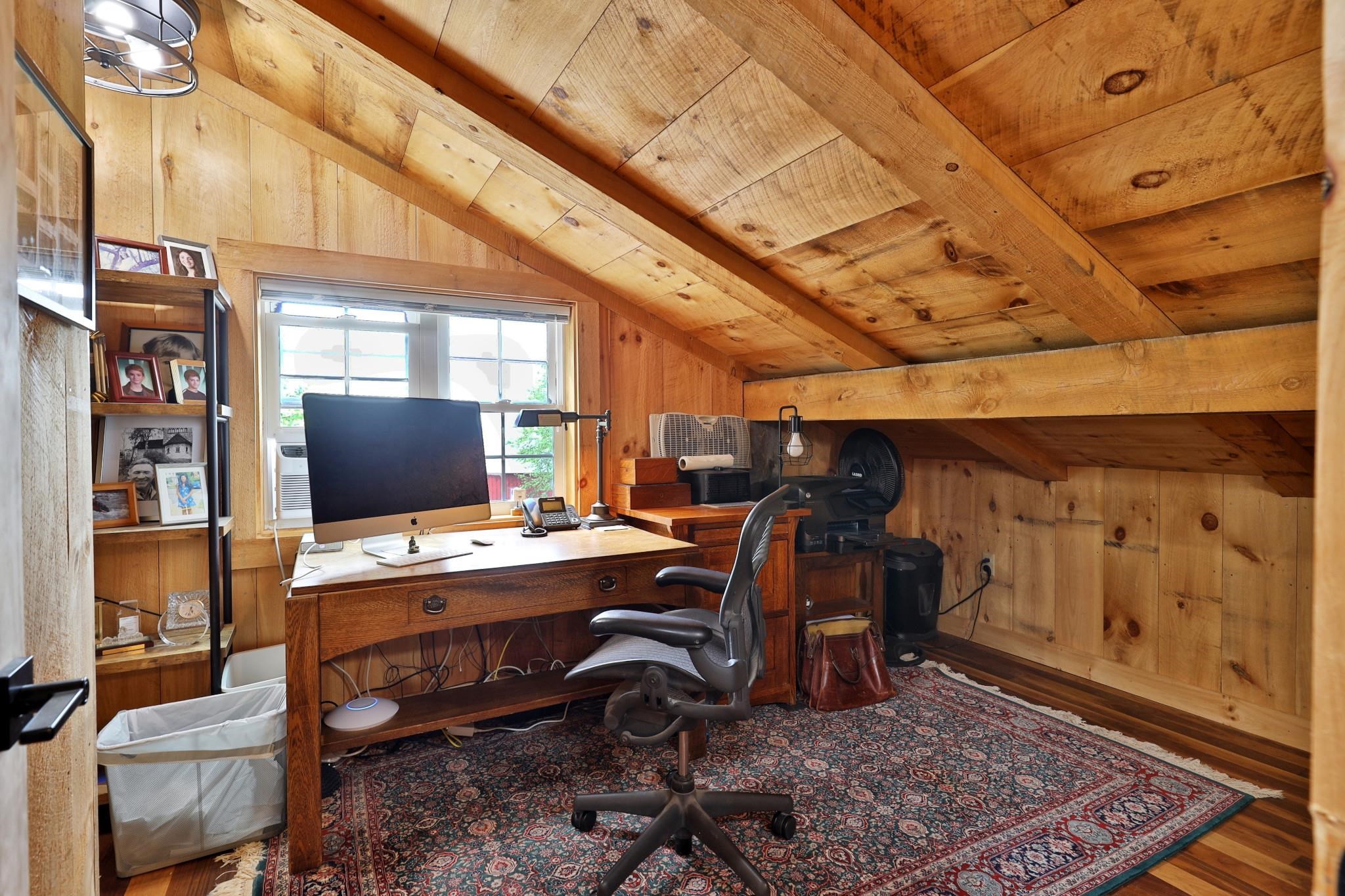 Cider House loft office 25195331