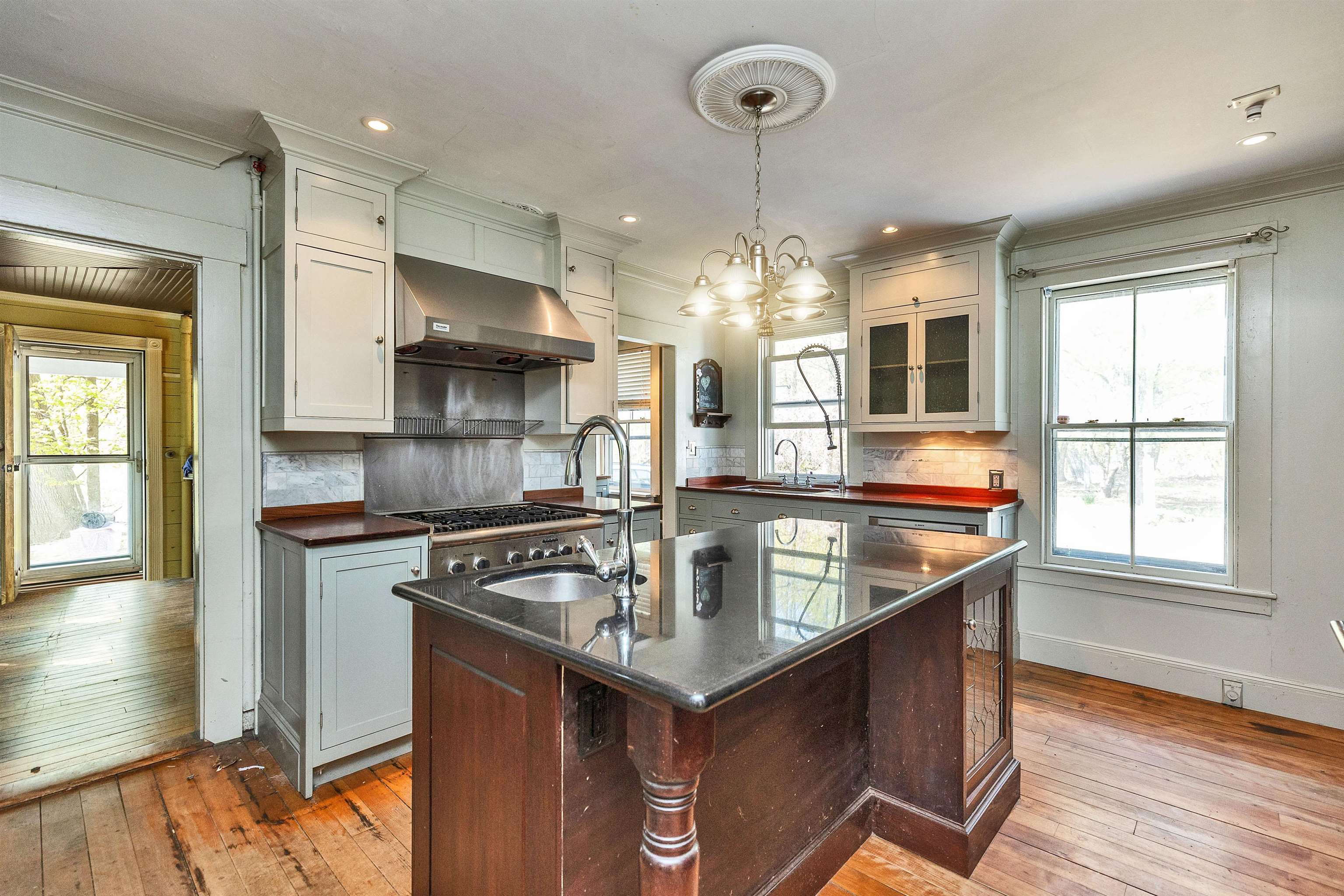 24 Maple St, Milford, NH 03055