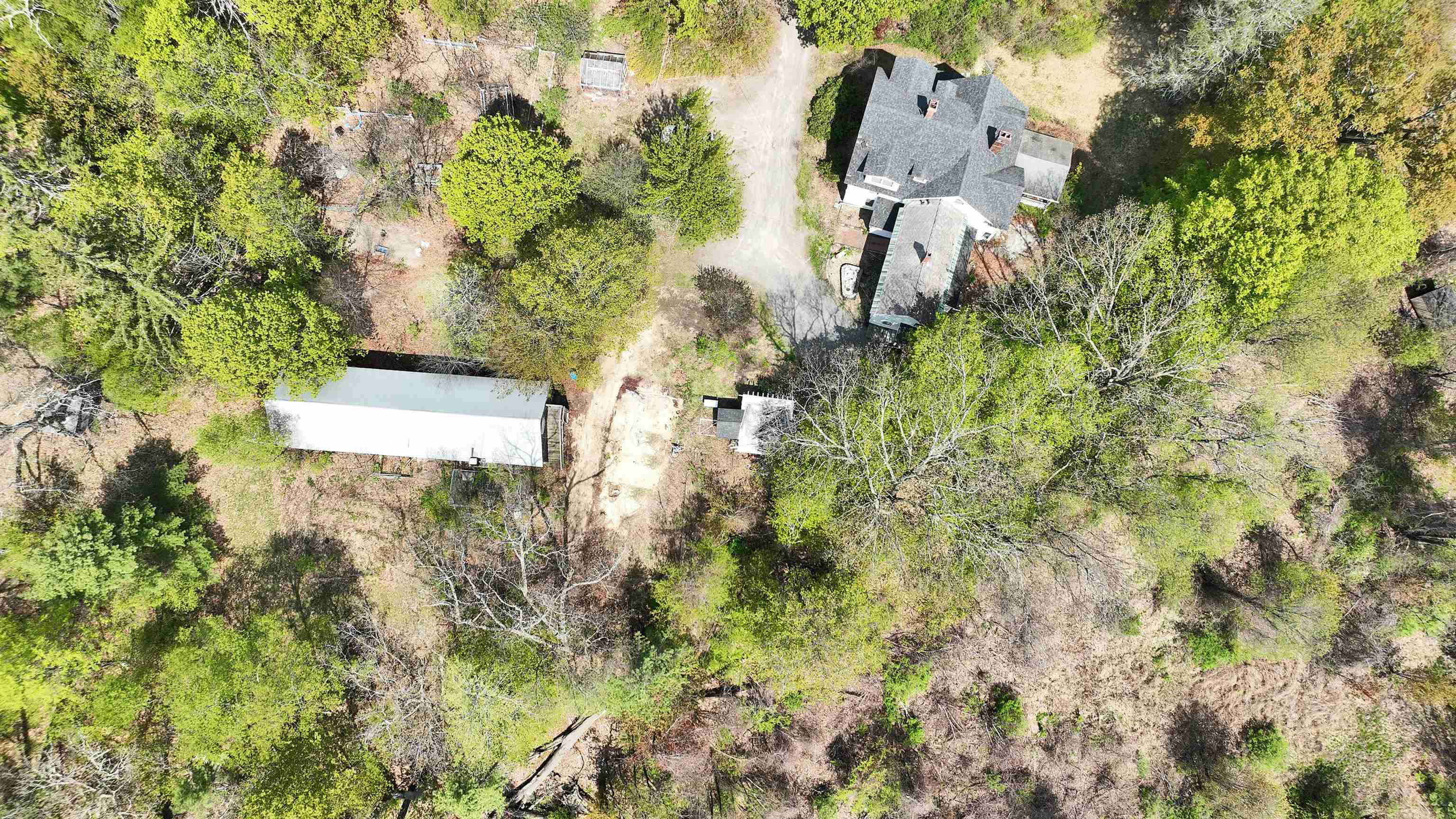 24 Maple St, Milford, NH 03055