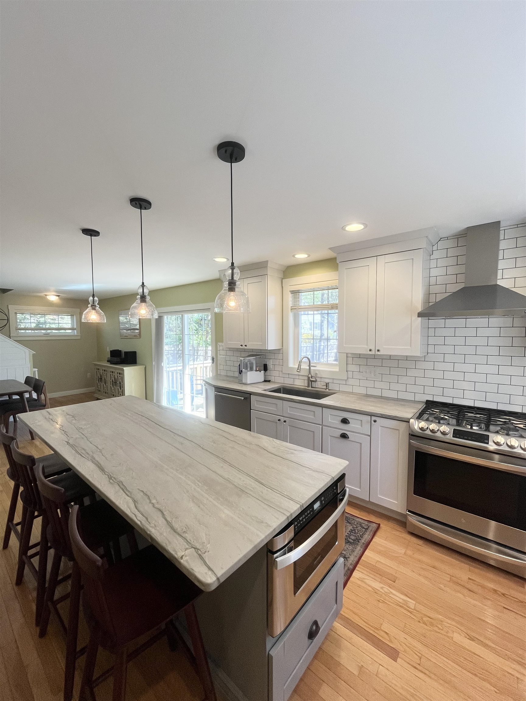 3 Baron Rd, Hampton, NH 03842
